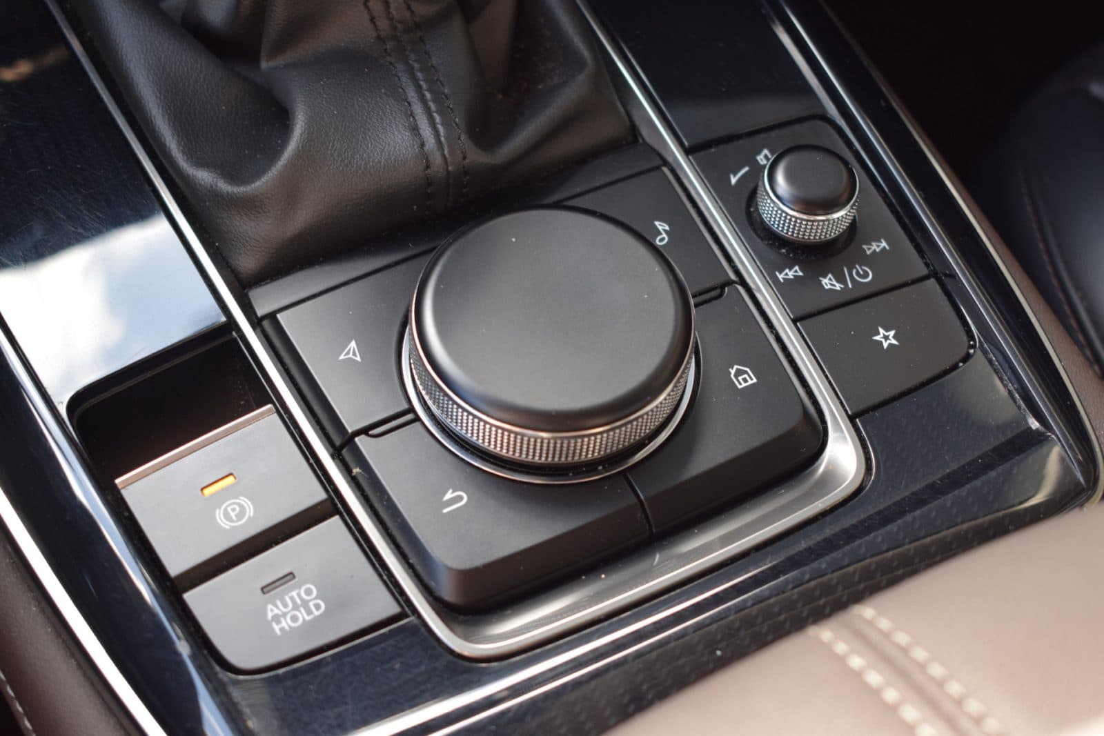 Mazda CX-30 2.0 e-SkyActiv-X M Hybrid Luxury – Afneembare trekhaak – Dealer onderhouden thumbnail 30