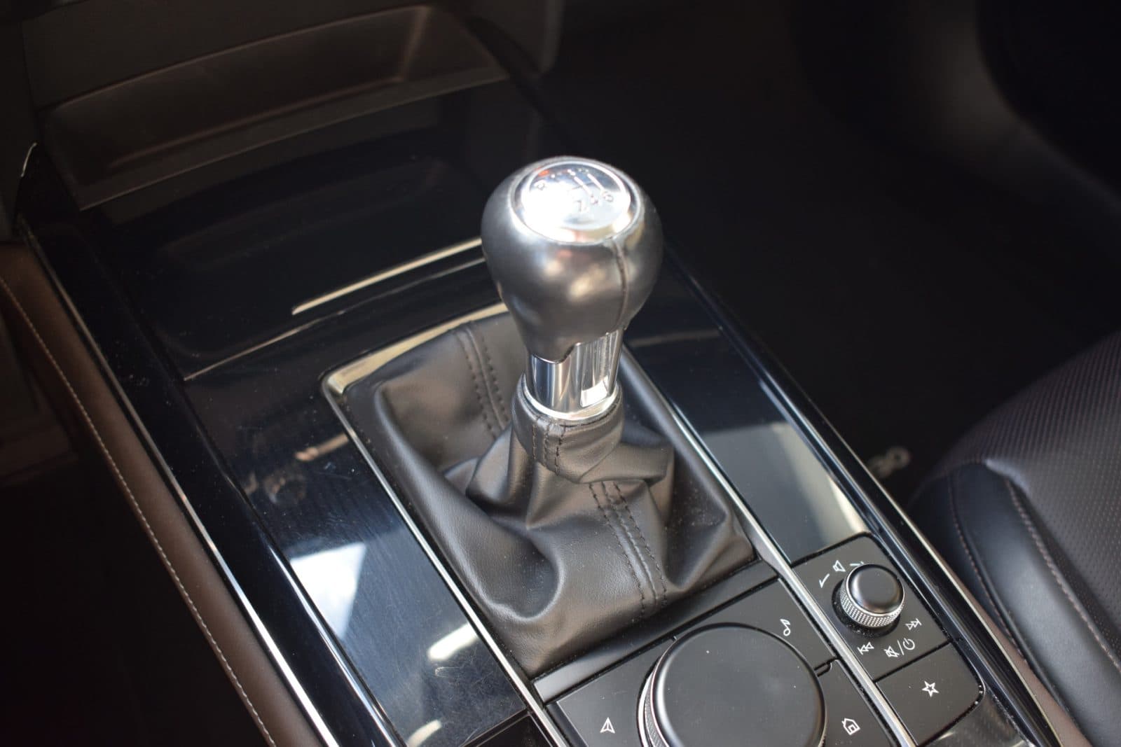 Mazda CX-30 2.0 e-SkyActiv-X M Hybrid Luxury – Afneembare trekhaak – Dealer onderhouden thumbnail 31