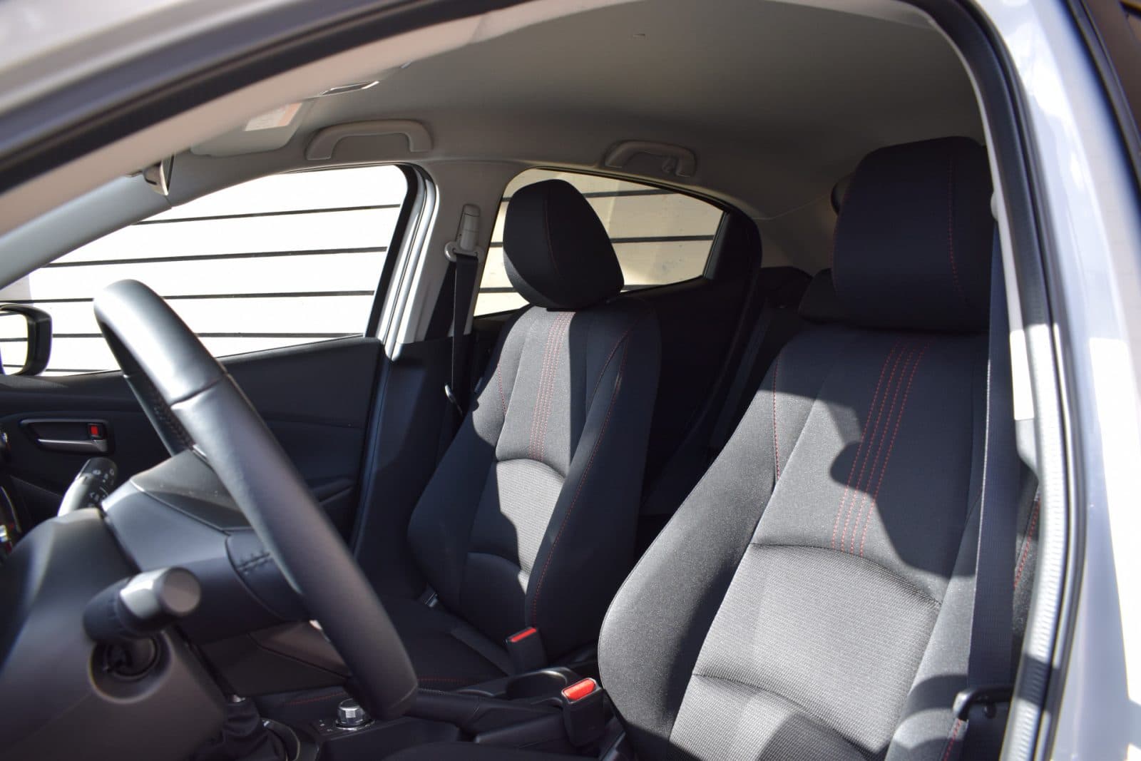 Mazda 2 1.5 e-SkyActiv-G 90 Homura – Dealer onderhouden thumbnail 8