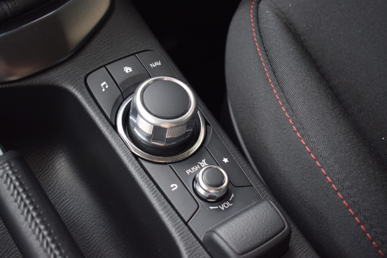 Mazda 2 1.5 e-SkyActiv-G 90 Homura – Dealer onderhouden thumbnail 25