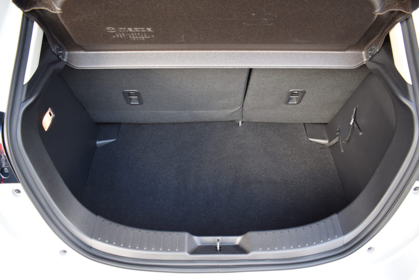 Mazda 2 1.5 e-SkyActiv-G 90 Homura – Dealer onderhouden thumbnail 28