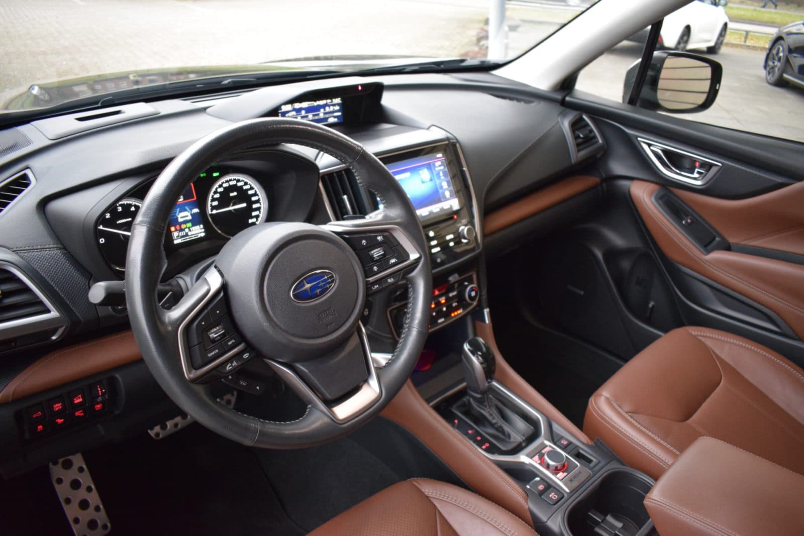 Subaru Forester 2.0i e-BOXER Premium – Bruin leder – Trekhaak – Dealer onderhouden thumbnail 10