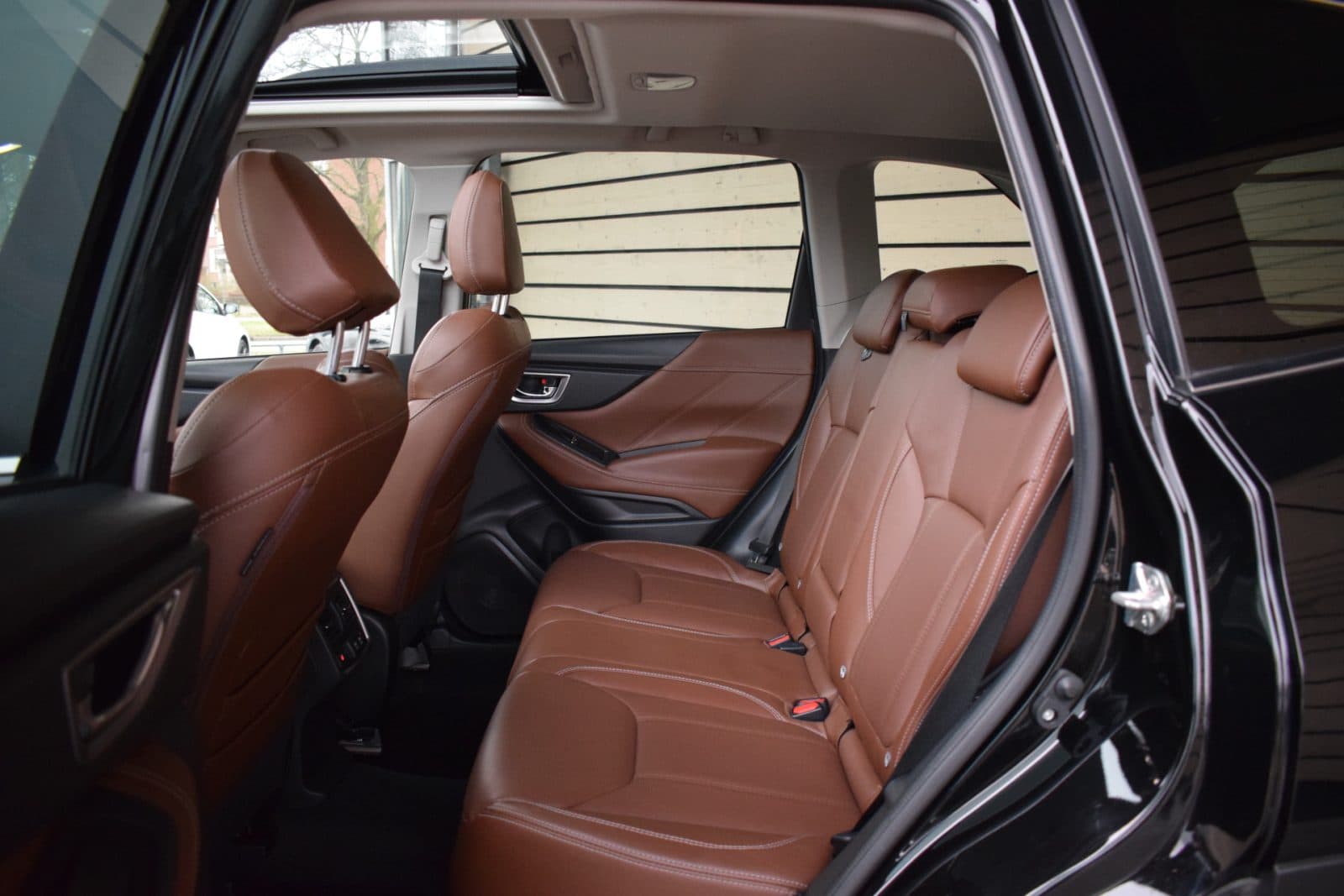 Subaru Forester 2.0i e-BOXER Premium – Bruin leder – Trekhaak – Dealer onderhouden thumbnail 14