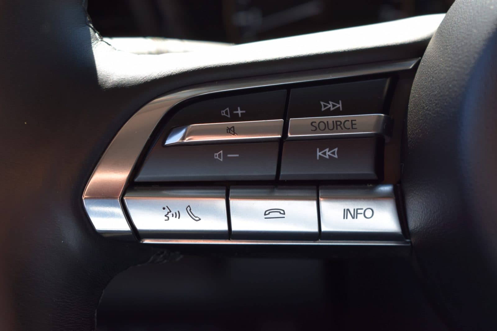 Mazda CX-30 2.0 e-SkyActiv-X M Hybrid Luxury – Dealer onderhouden thumbnail 16