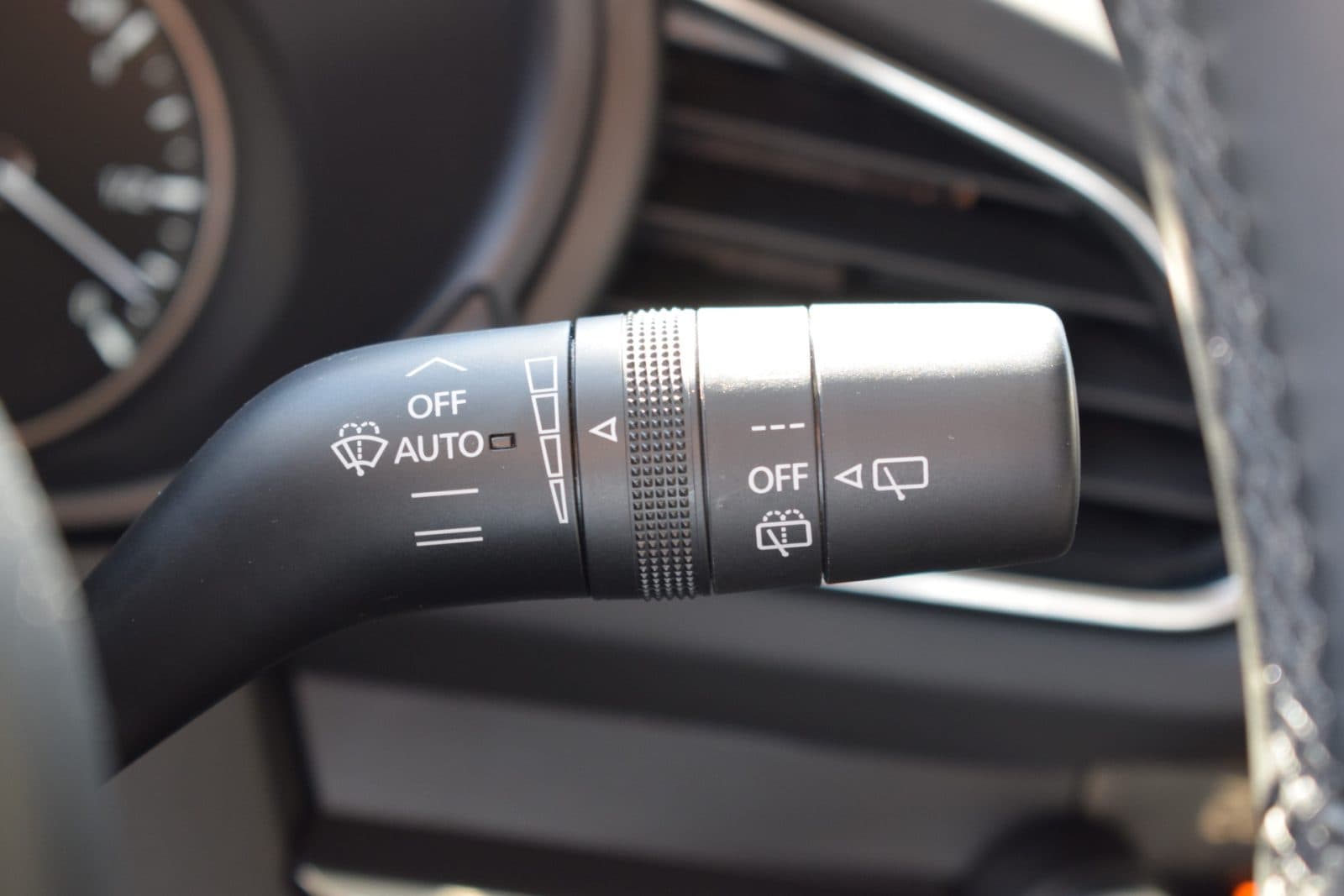 Mazda CX-30 2.0 e-SkyActiv-X M Hybrid Luxury – Dealer onderhouden thumbnail 17