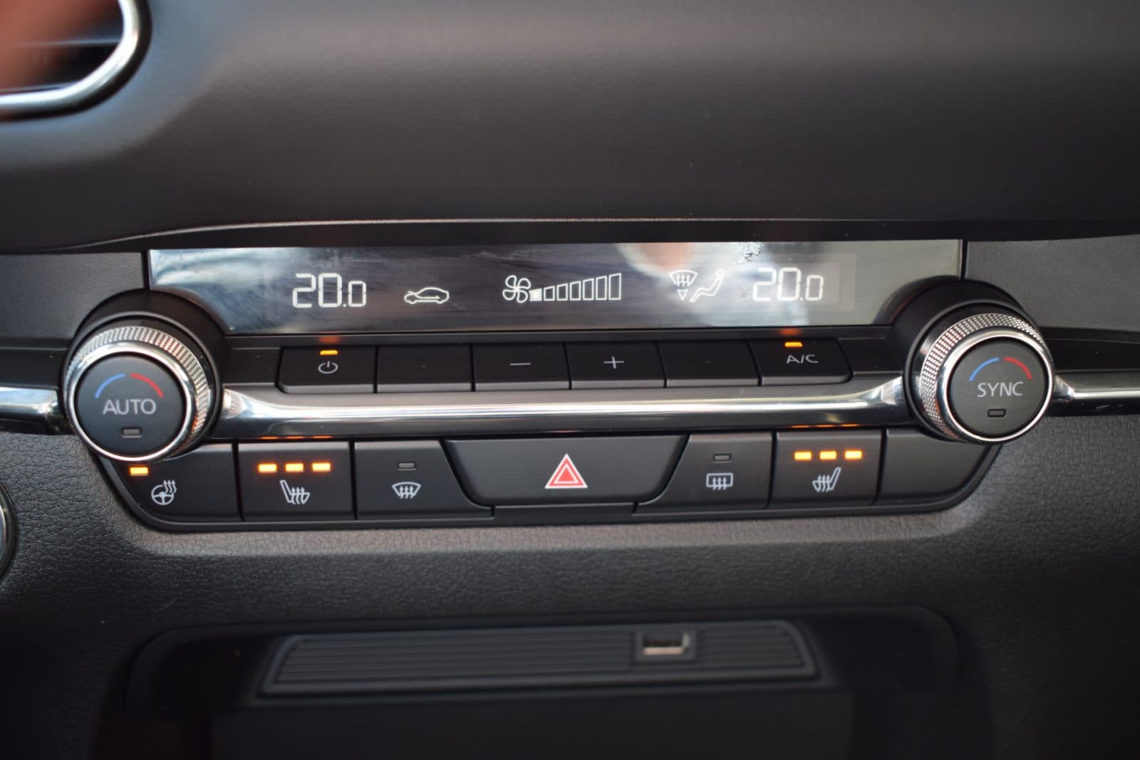 Mazda CX-30 2.0 e-SkyActiv-X M Hybrid Luxury – Dealer onderhouden thumbnail 20