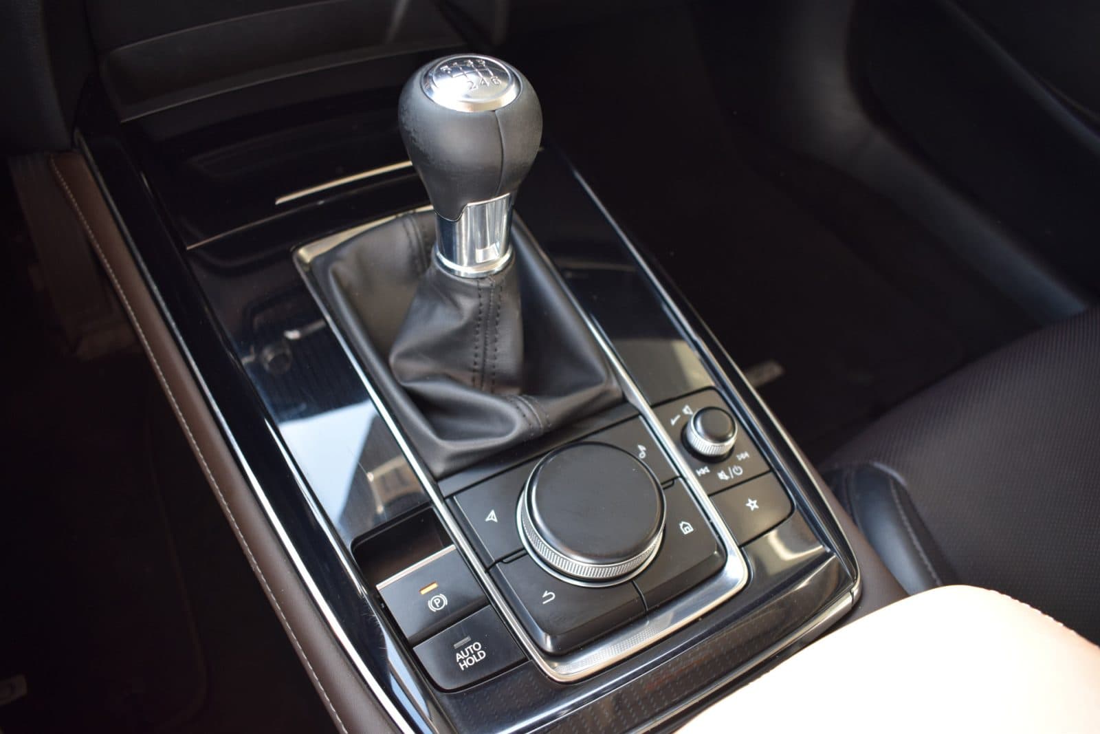 Mazda CX-30 2.0 e-SkyActiv-X M Hybrid Luxury – Dealer onderhouden thumbnail 22