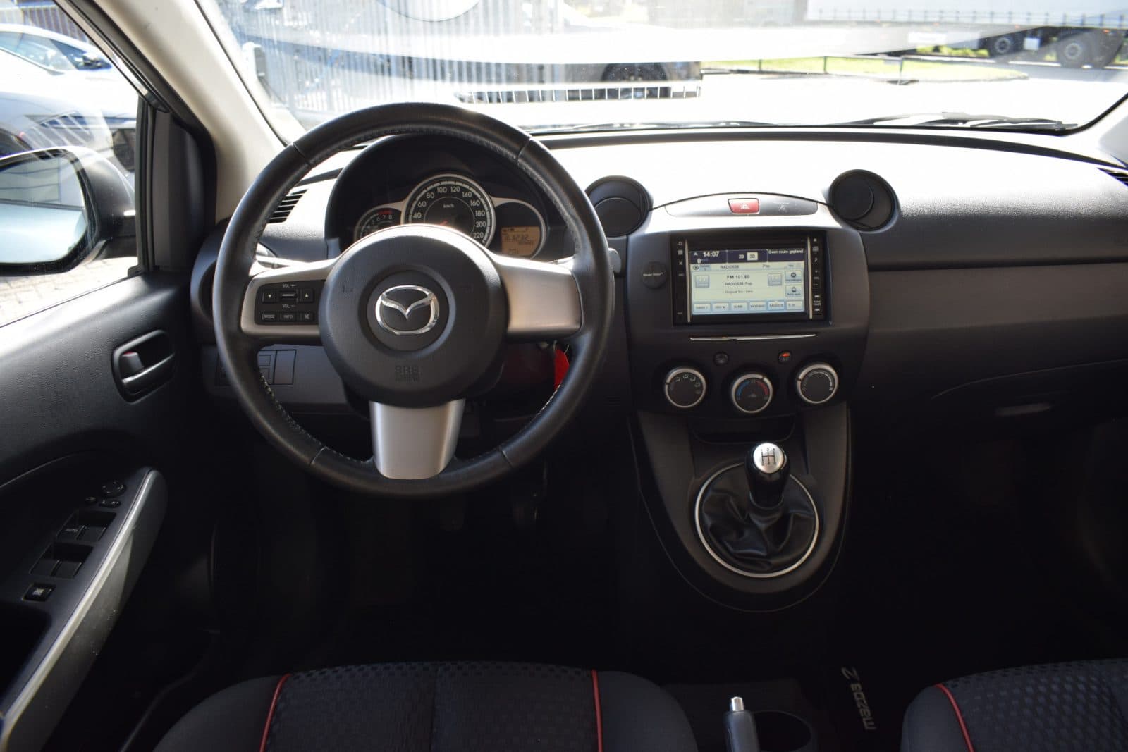 Mazda 2 1.3 Navigator GT thumbnail 10