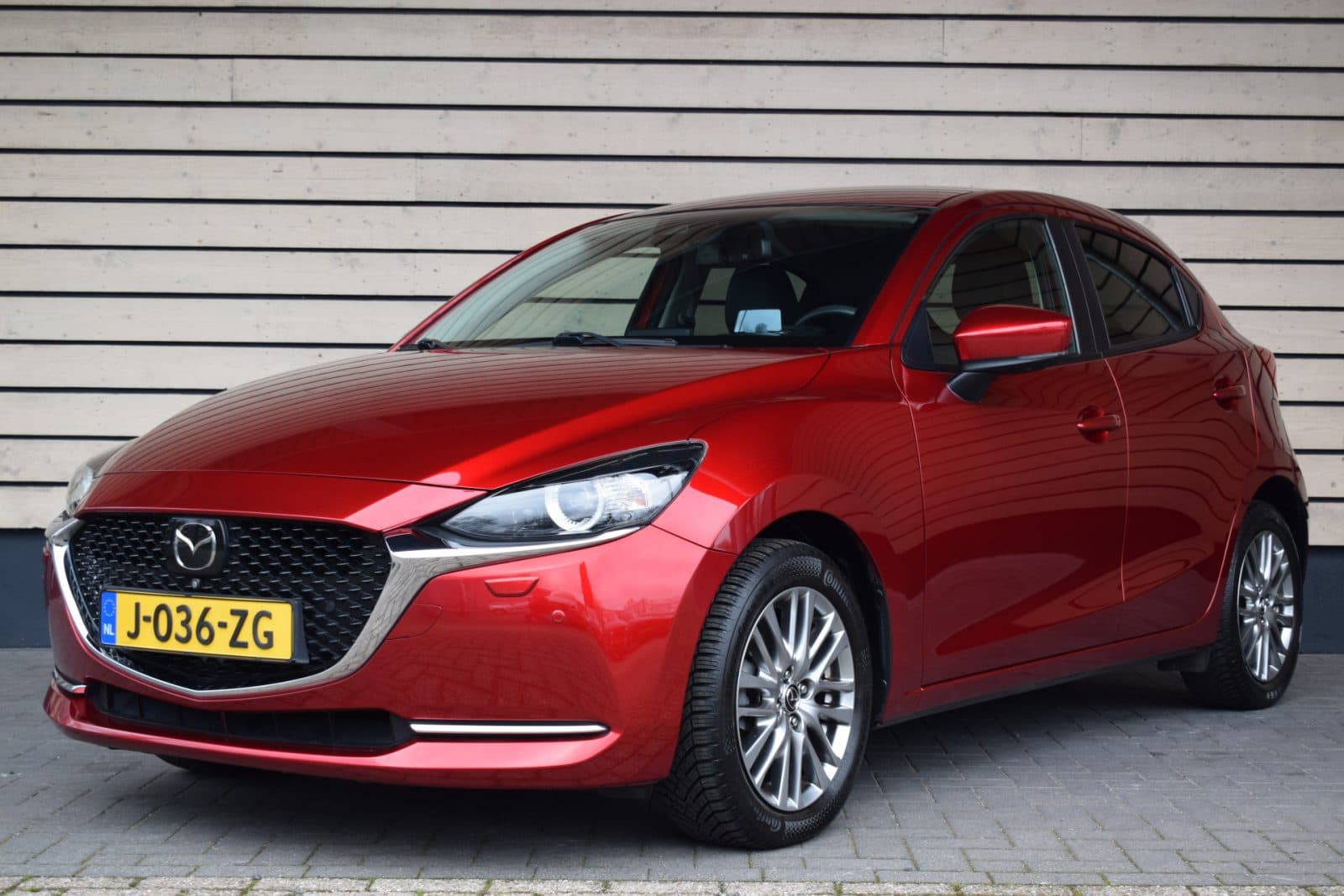 Mazda 2 1.5 Skyactiv-G Signature – Dealer onderhouden thumbnail 3