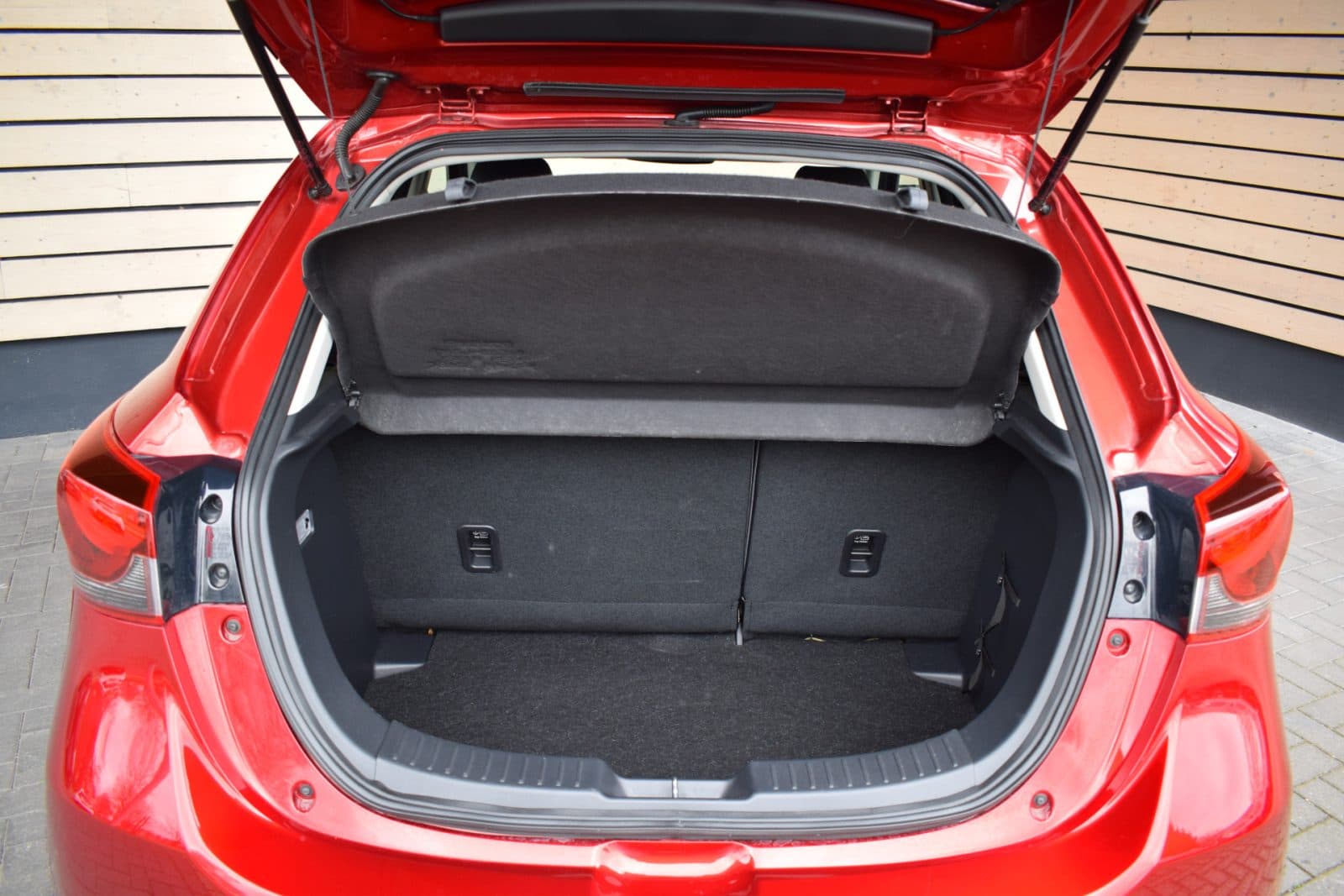 Mazda 2 1.5 Skyactiv-G Signature – Dealer onderhouden thumbnail 8