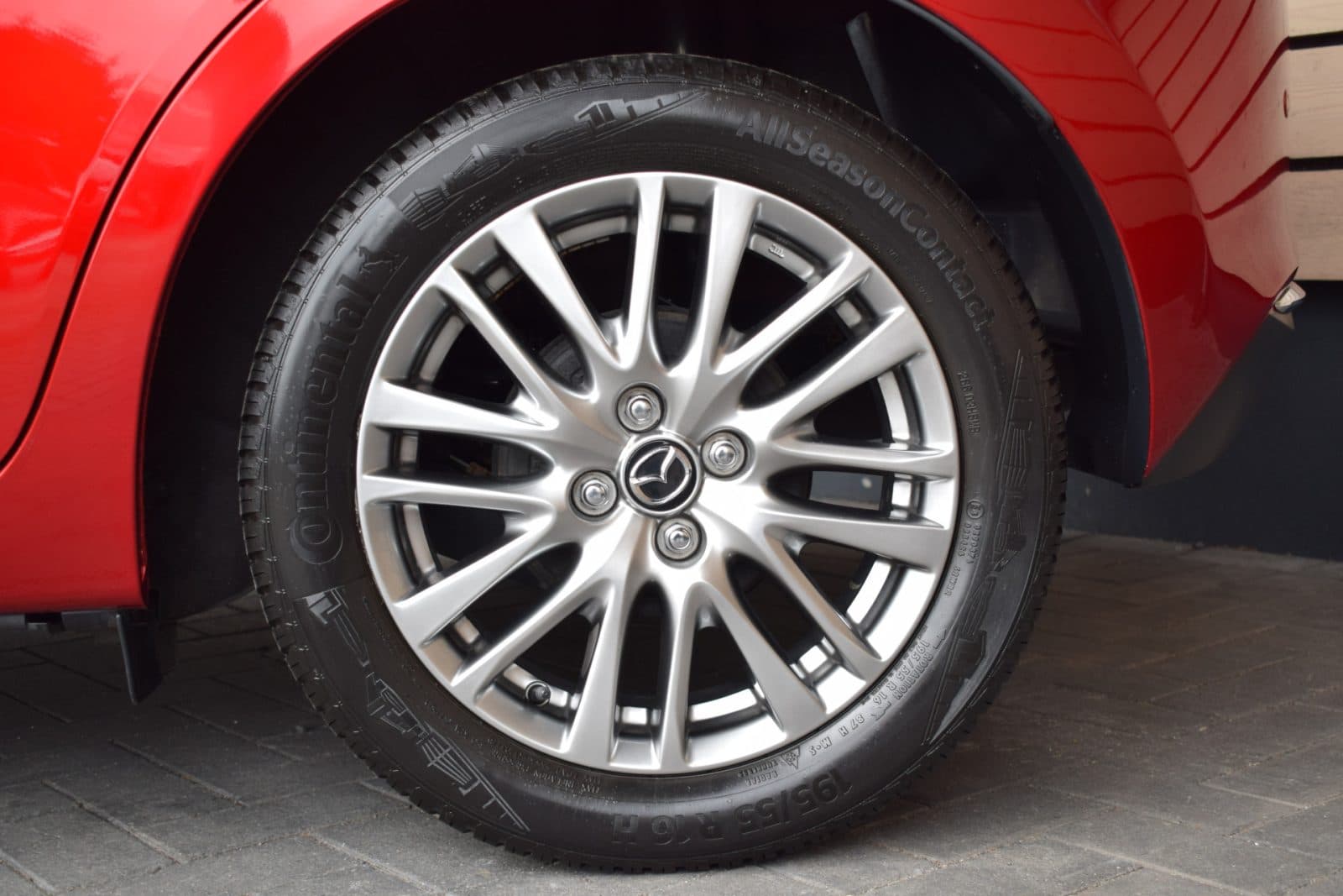 Mazda 2 1.5 Skyactiv-G Signature – Dealer onderhouden thumbnail 9