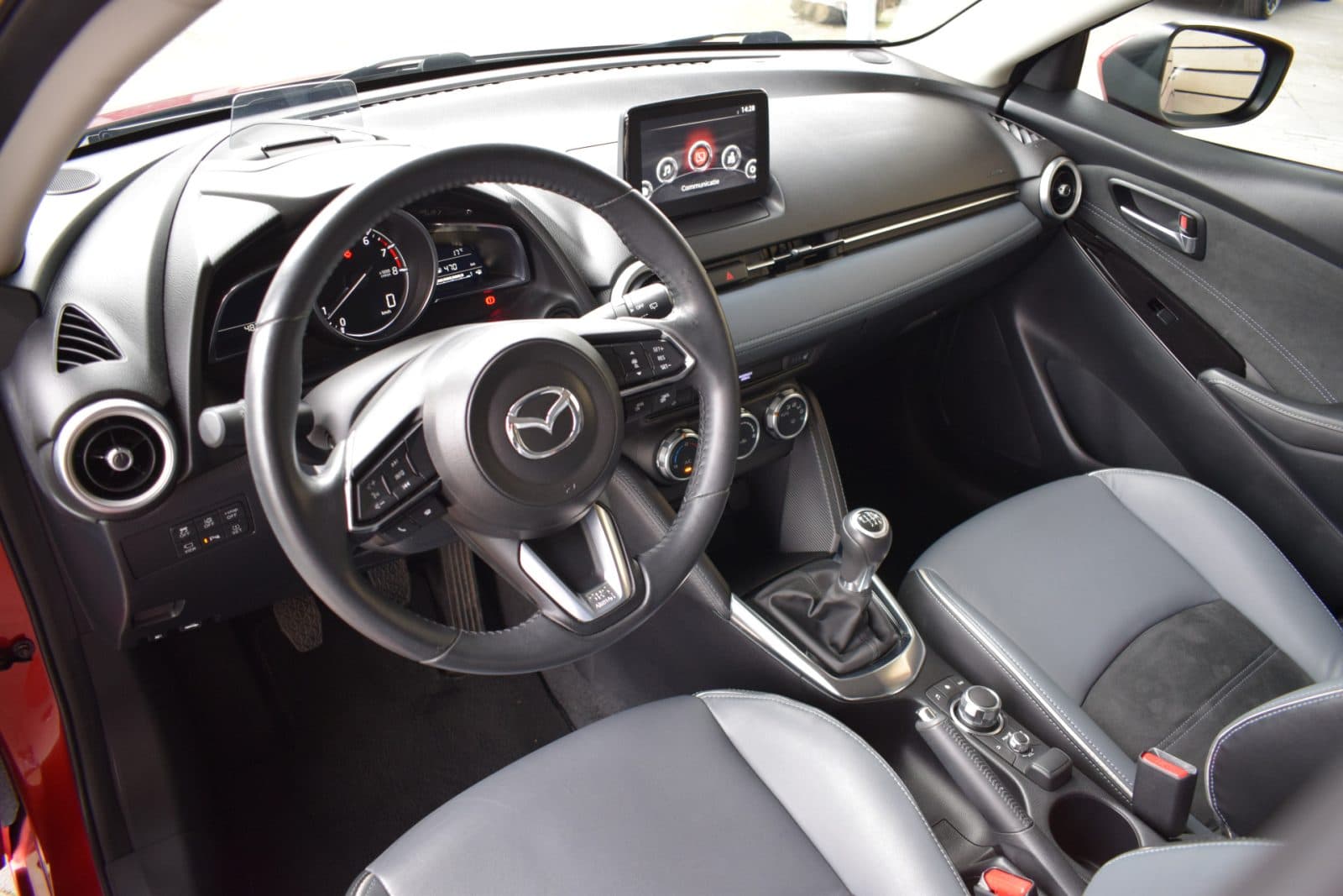 Mazda 2 1.5 Skyactiv-G Signature – Dealer onderhouden thumbnail 11