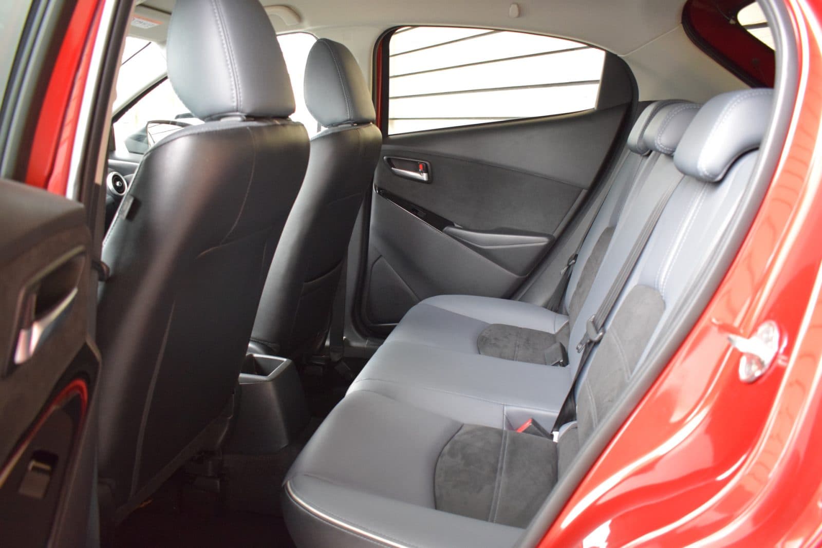 Mazda 2 1.5 Skyactiv-G Signature – Dealer onderhouden thumbnail 13