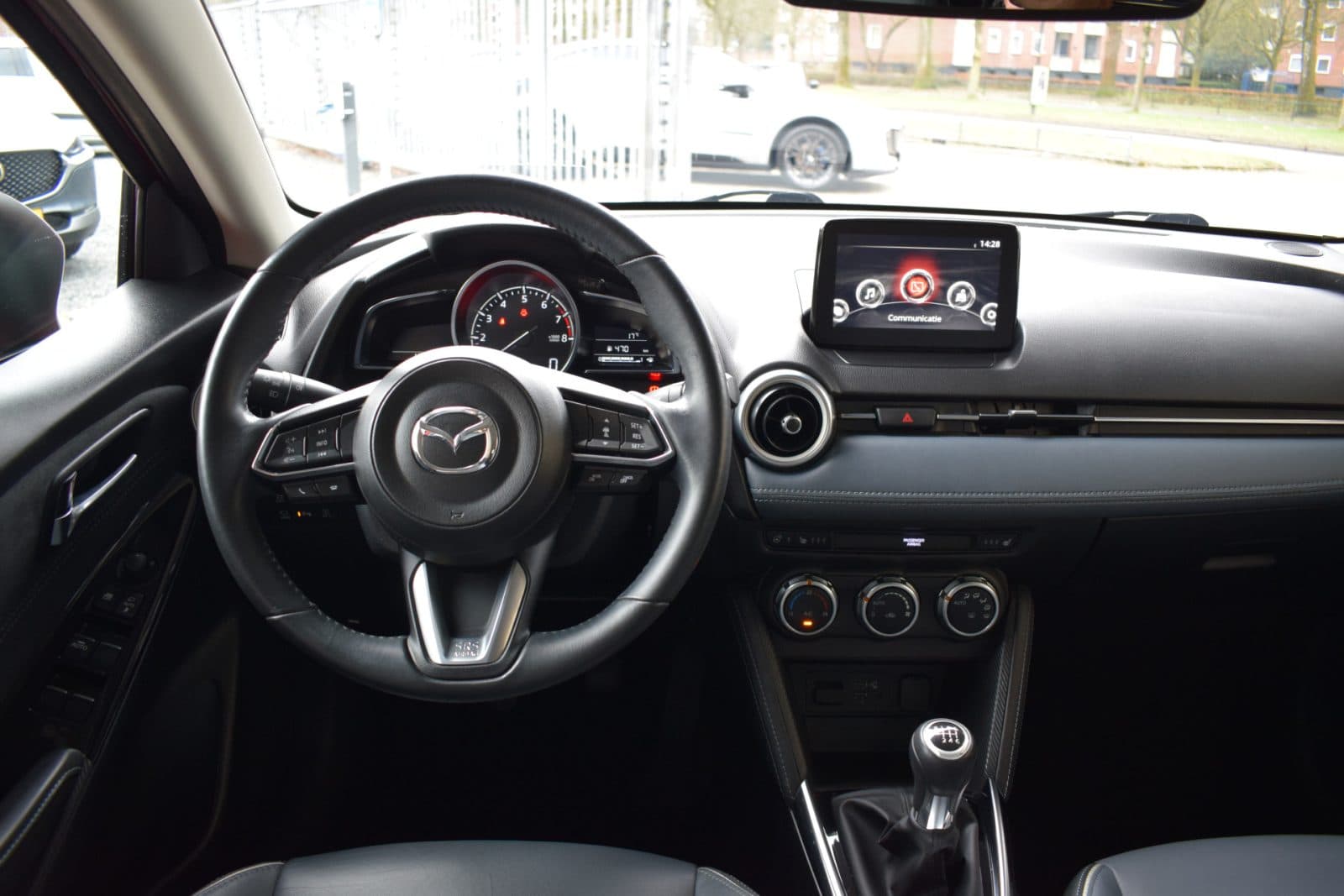 Mazda 2 1.5 Skyactiv-G Signature – Dealer onderhouden thumbnail 14