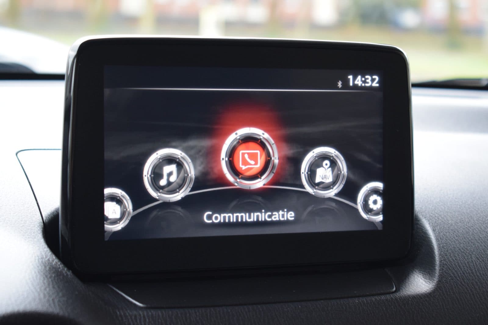 Mazda 2 1.5 Skyactiv-G Signature – Dealer onderhouden thumbnail 28