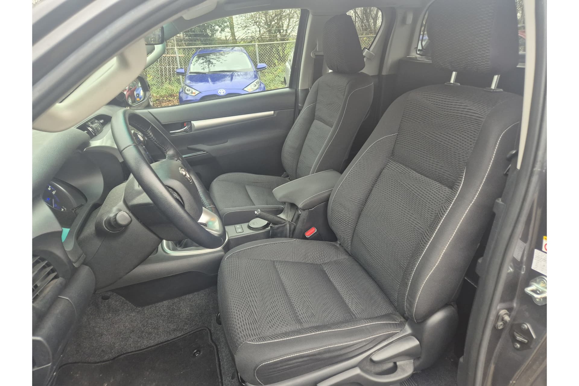 Toyota Hilux 2.4 D-4D-F Xtra Cab Challenger thumbnail 3