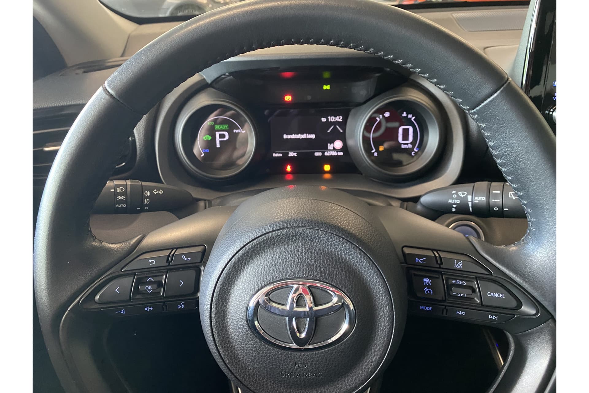 Toyota Yaris 1.5 Hybrid Dynamic thumbnail 22