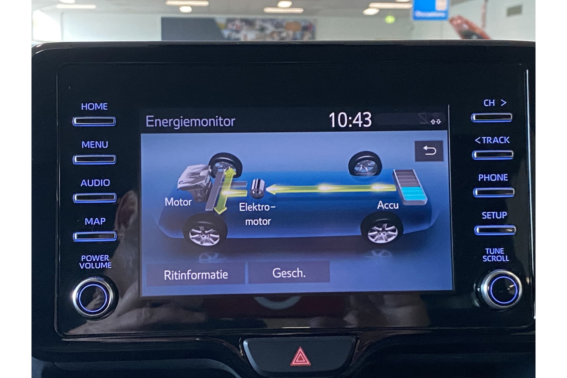 Toyota Yaris 1.5 Hybrid Dynamic thumbnail 27