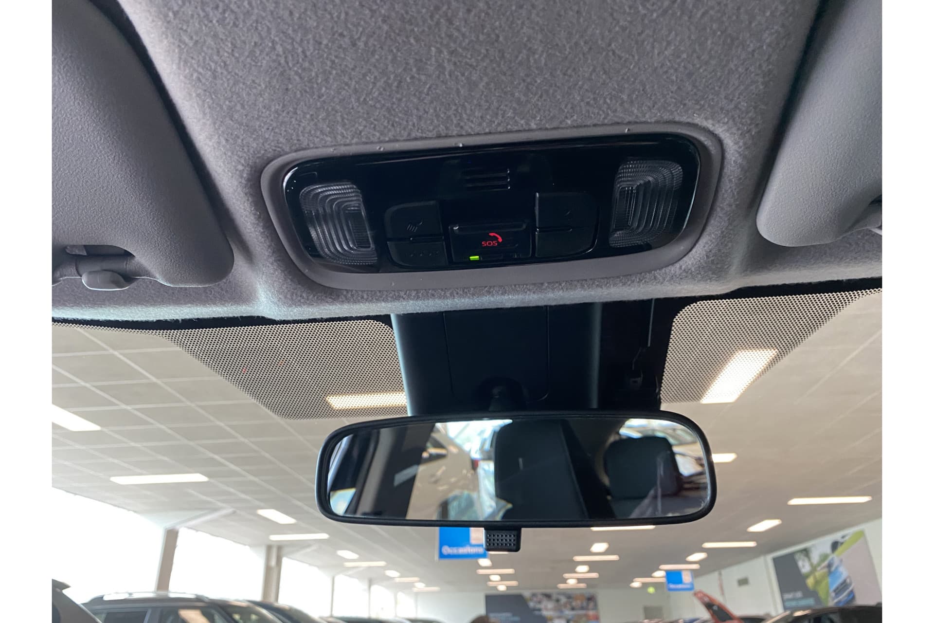 Toyota Yaris 1.5 Hybrid Dynamic thumbnail 32