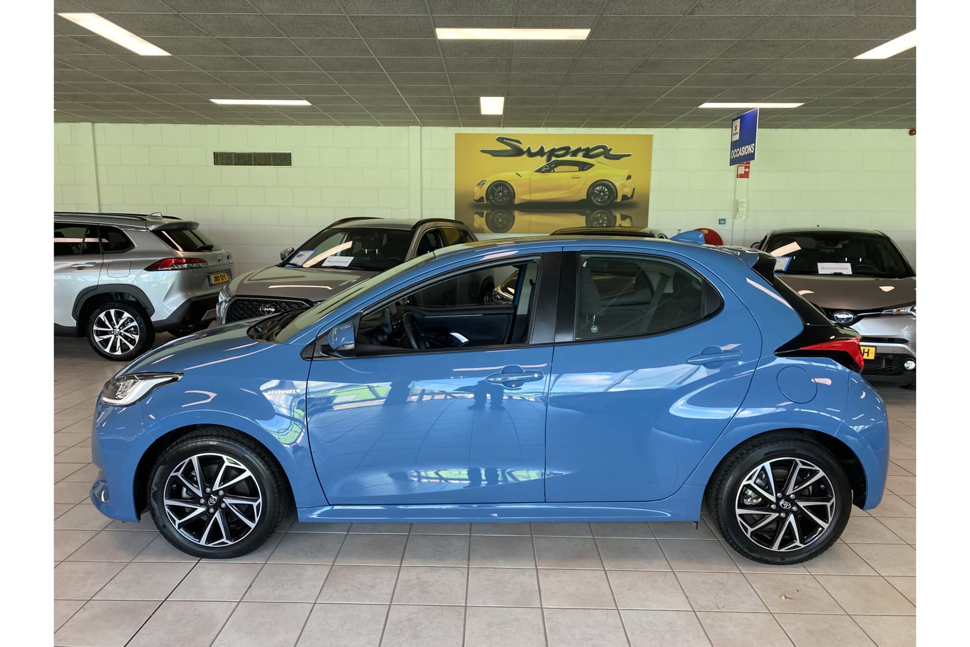 Toyota Yaris 1.5 Hybrid Dynamic thumbnail 4