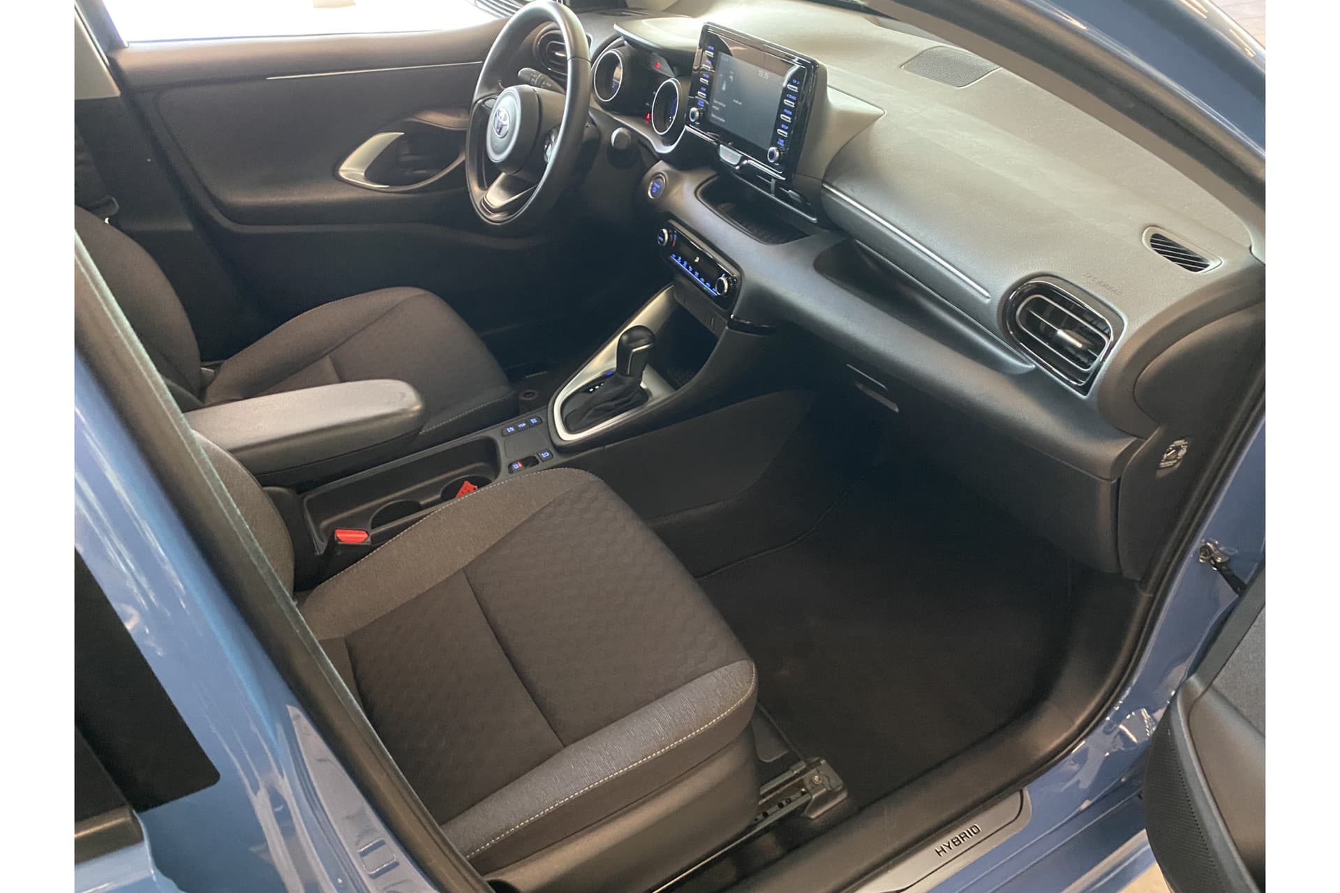 Toyota Yaris 1.5 Hybrid Dynamic thumbnail 5