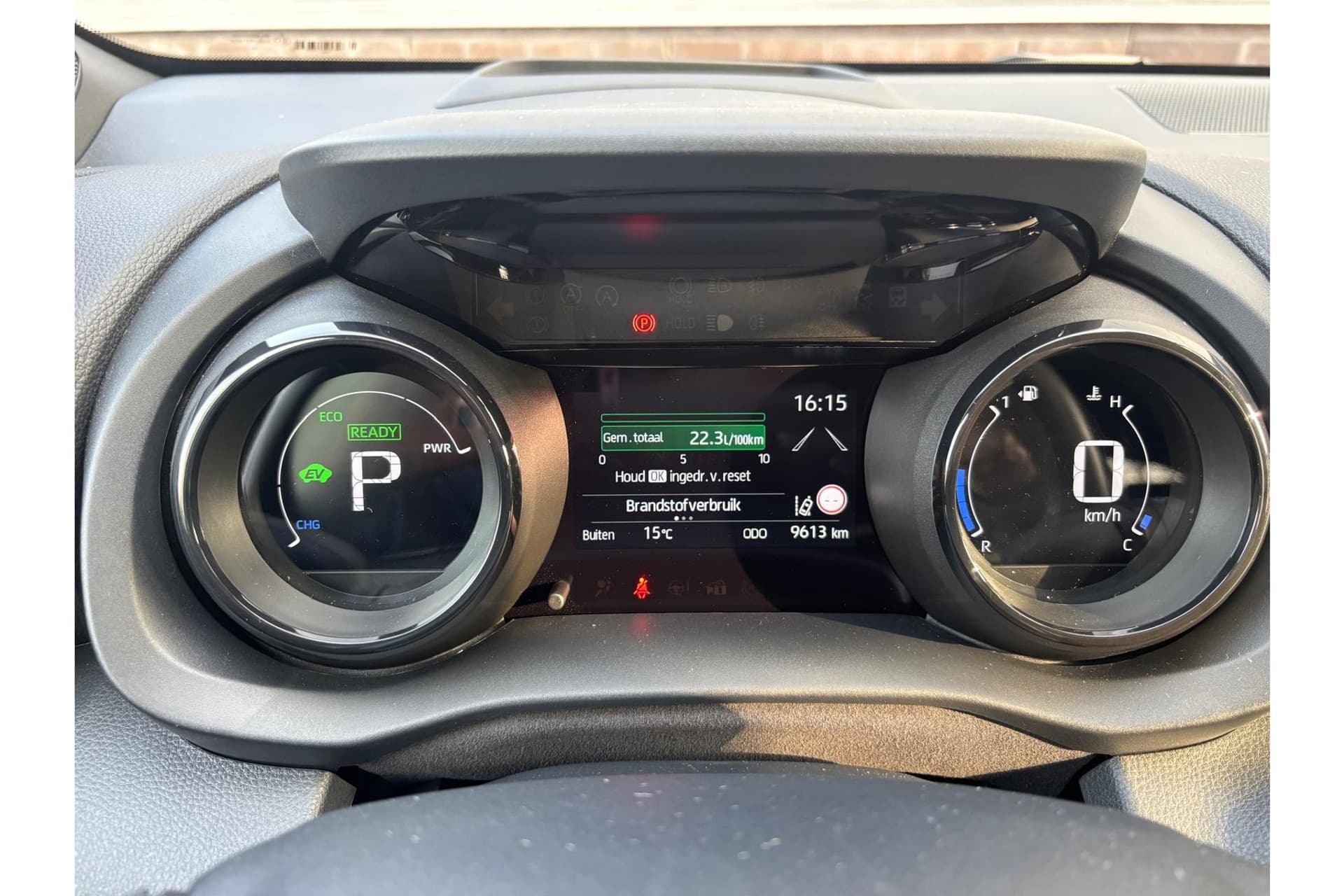 Toyota Yaris 1.5 Hybrid Executive Limited Automaat 116Pk thumbnail 3