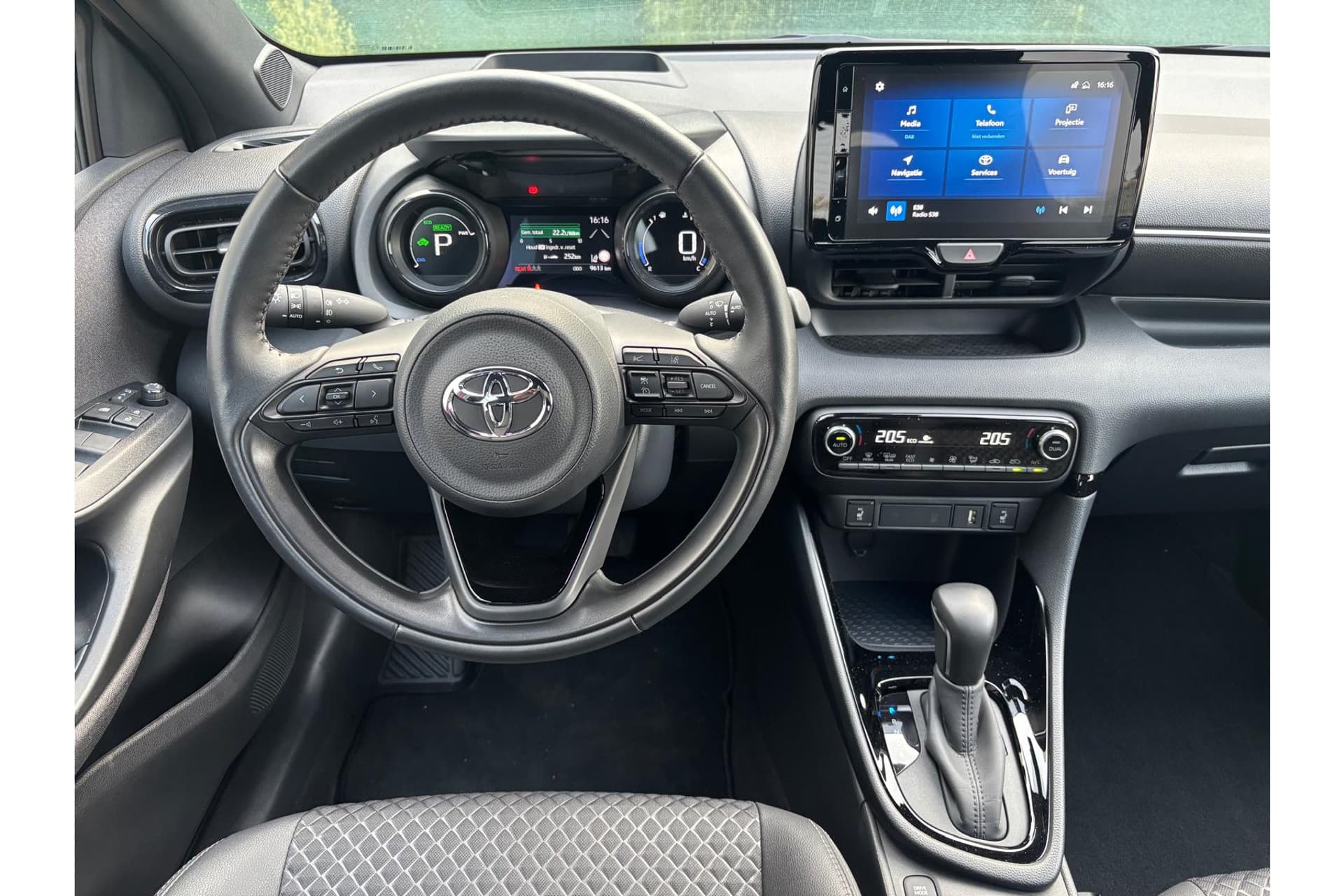 Toyota Yaris 1.5 Hybrid Executive Limited Automaat 116Pk thumbnail 4