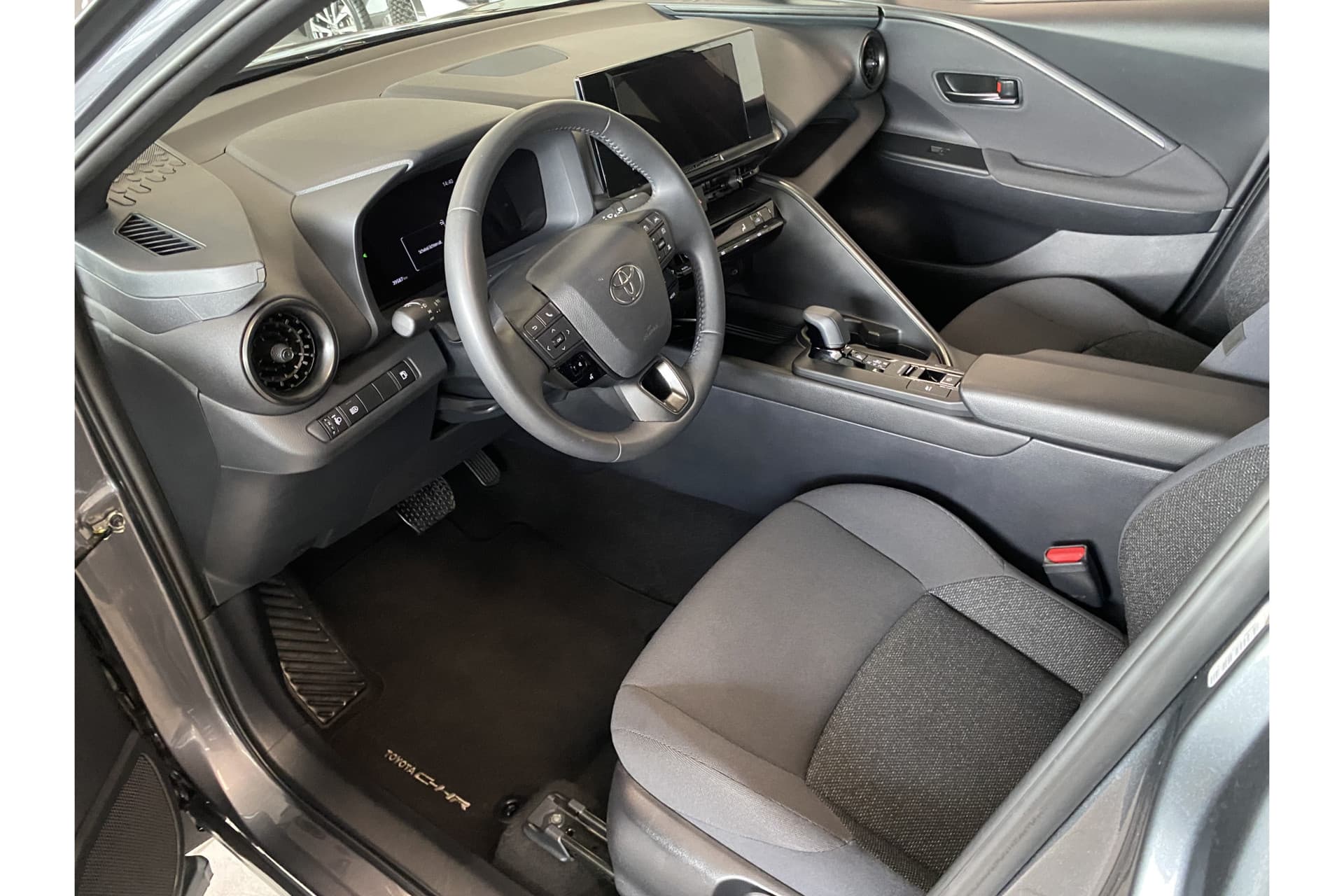 Toyota C-HR 1.8 Hybrid 140 Active thumbnail 13