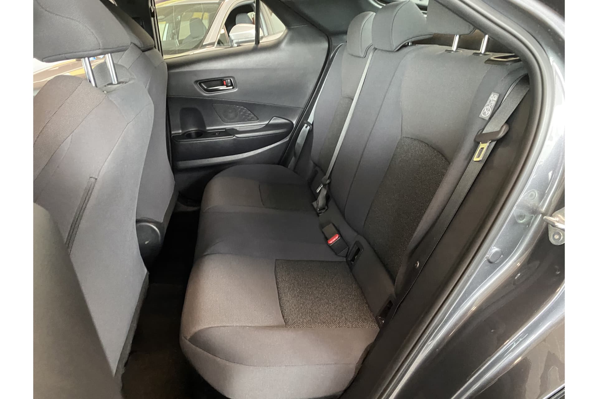 Toyota C-HR 1.8 Hybrid 140 Active thumbnail 15