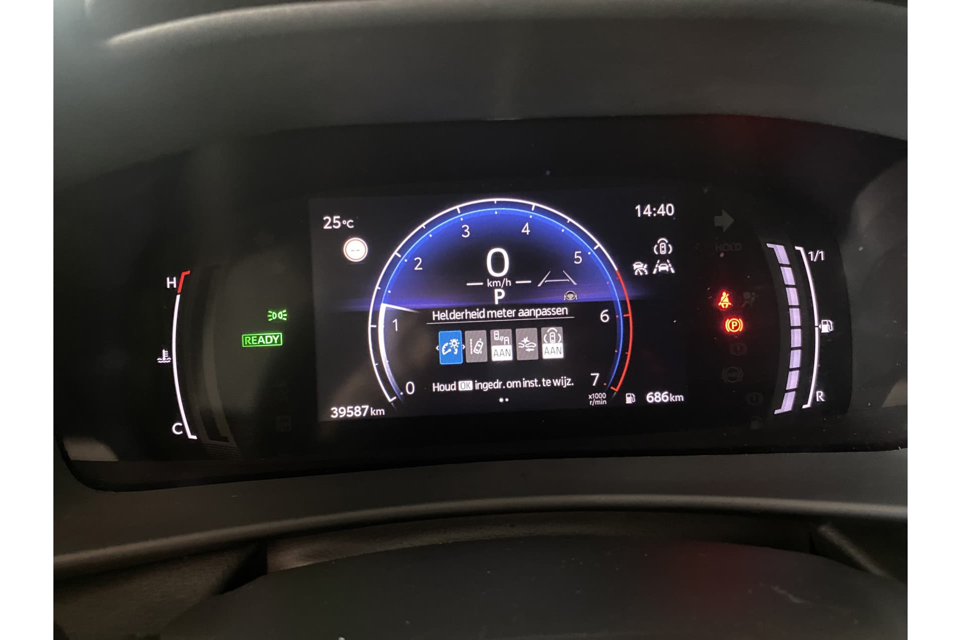 Toyota C-HR 1.8 Hybrid 140 Active thumbnail 23