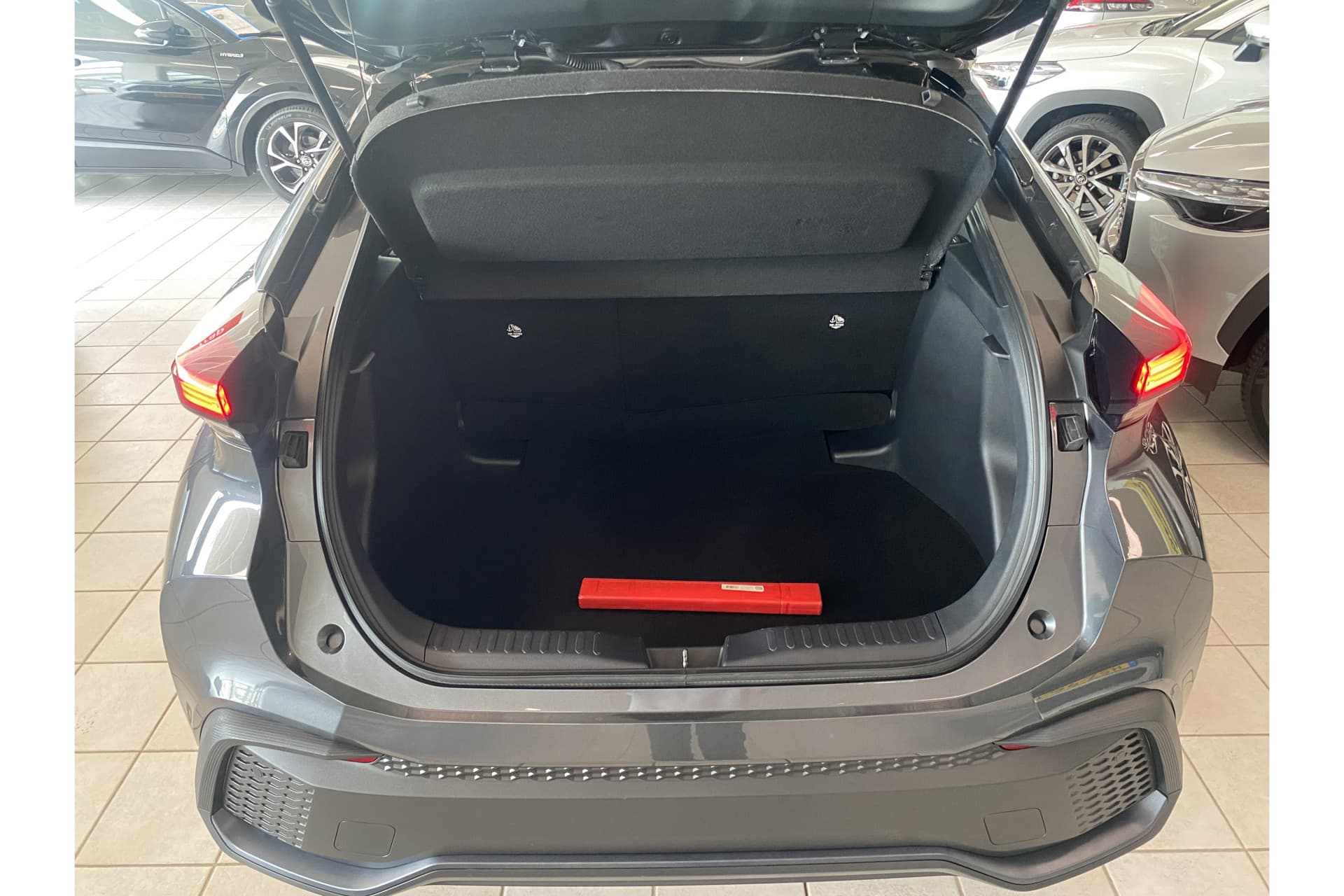 Toyota C-HR 1.8 Hybrid 140 Active thumbnail 6