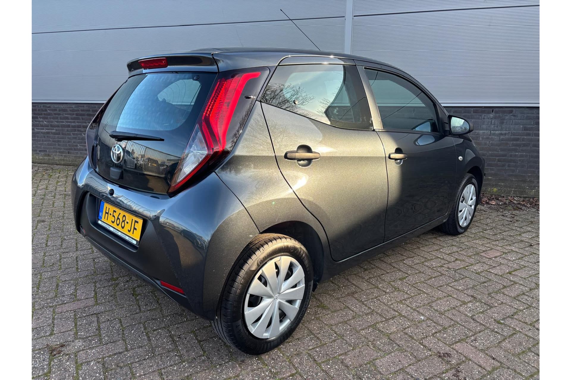 Toyota Aygo 1.0 Vvt-I X-Fun thumbnail 2