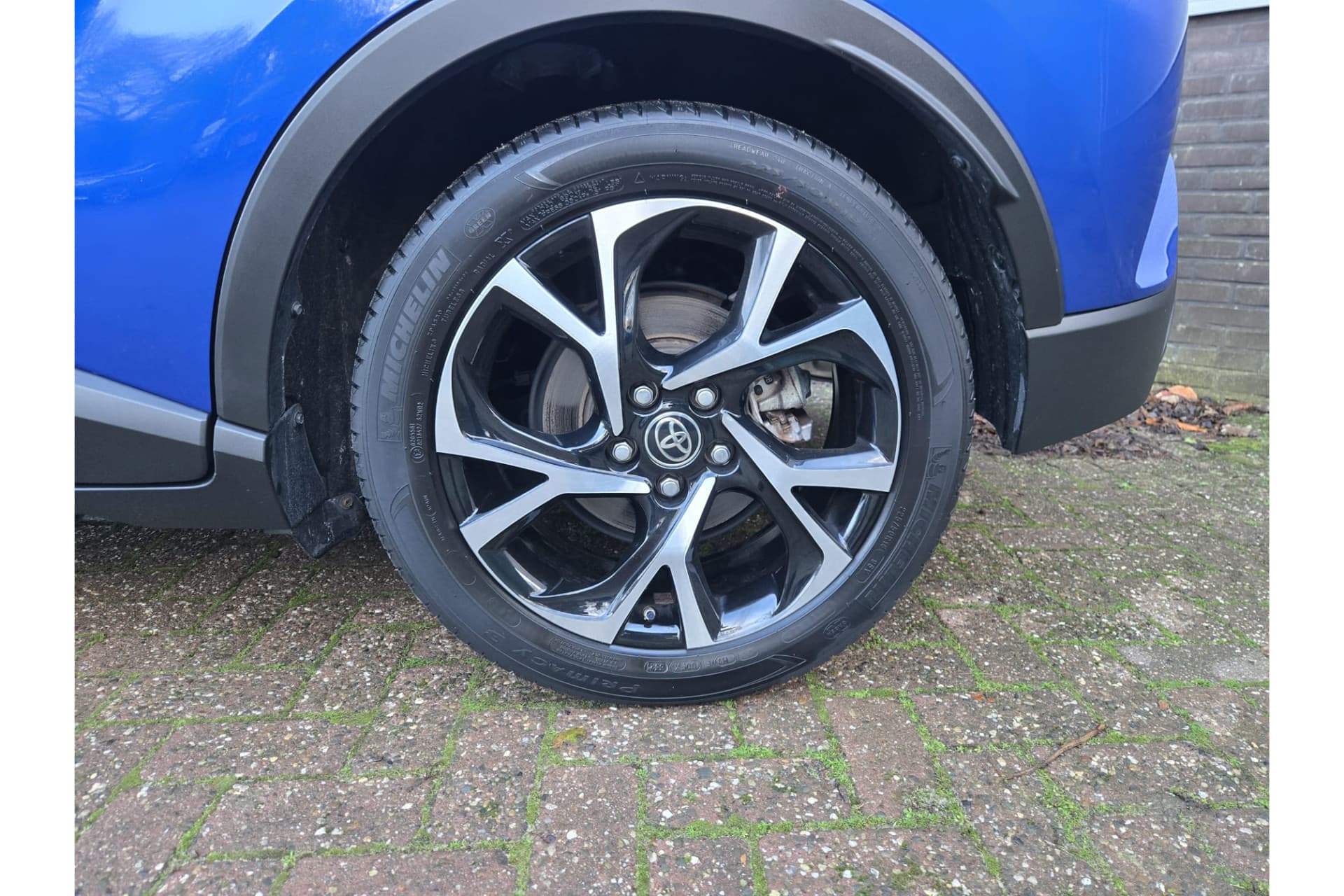 Toyota C-HR 2.0 Hybrid Style thumbnail 3