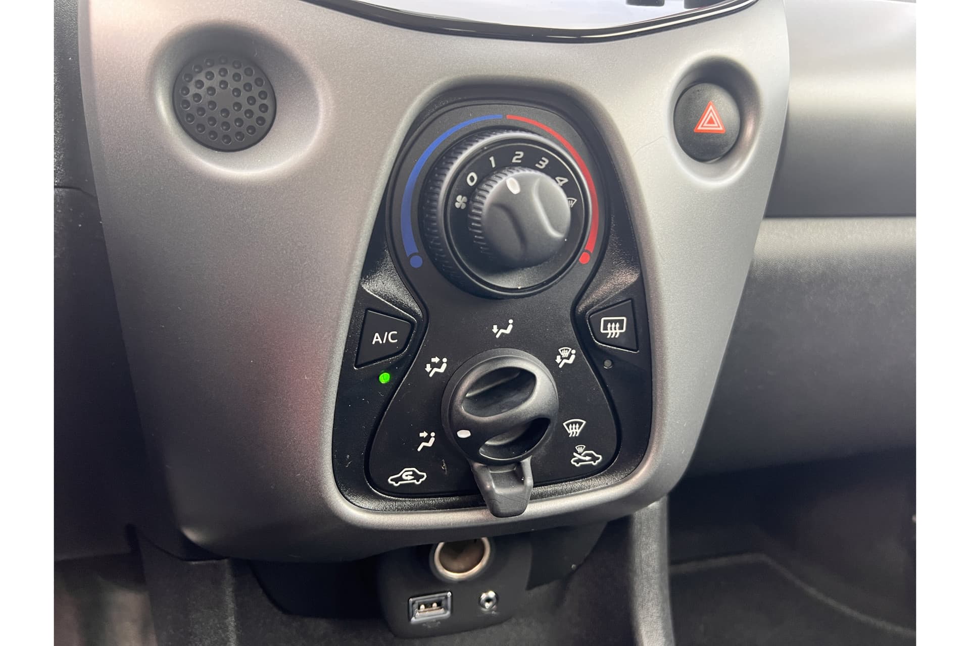 Toyota Aygo 1.0 Vvt-I X-Play thumbnail 6