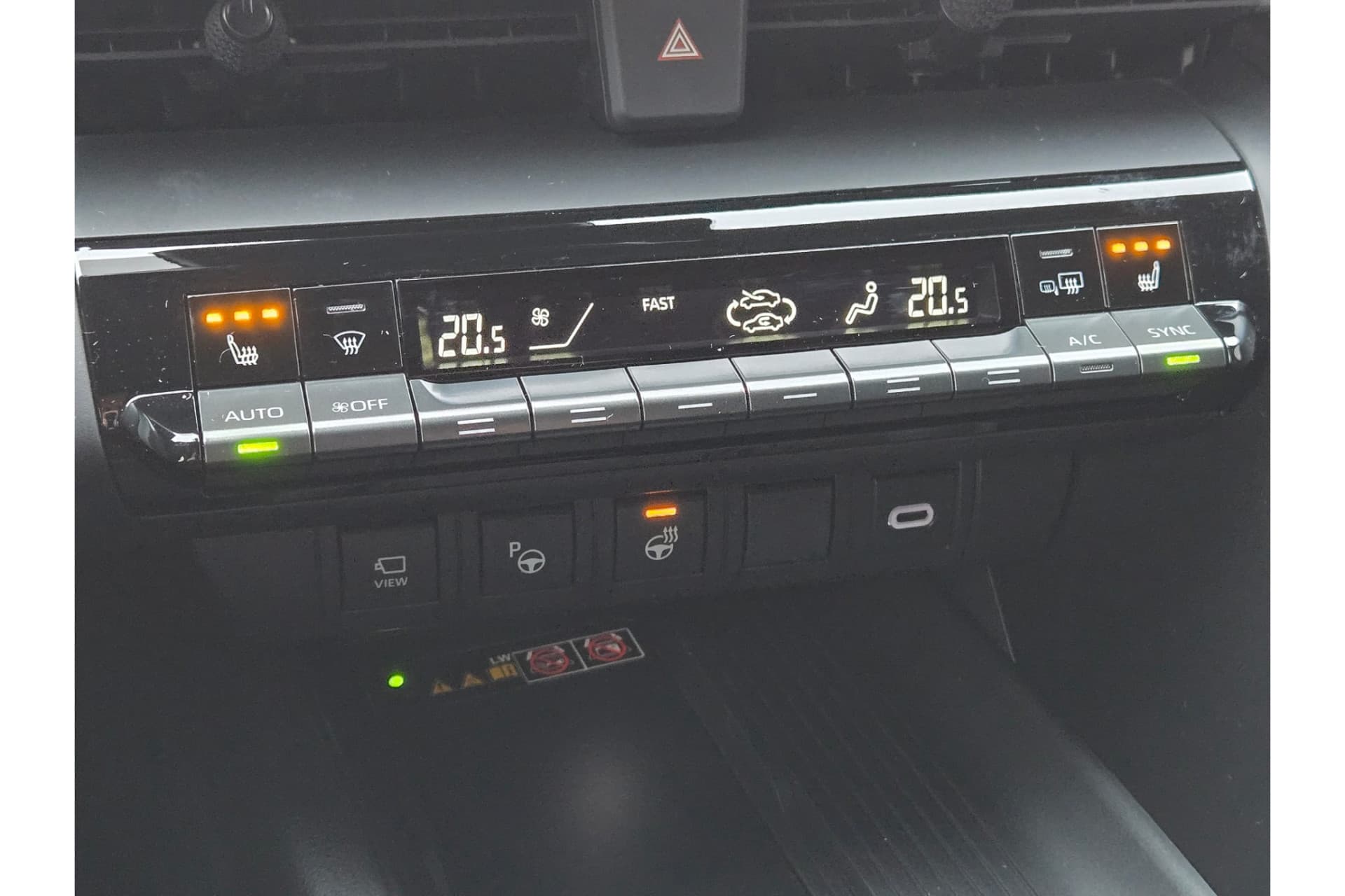 Toyota C-HR 2.0 Plug-In Hybrid 220 First Edition Demonstratie Auto thumbnail 11