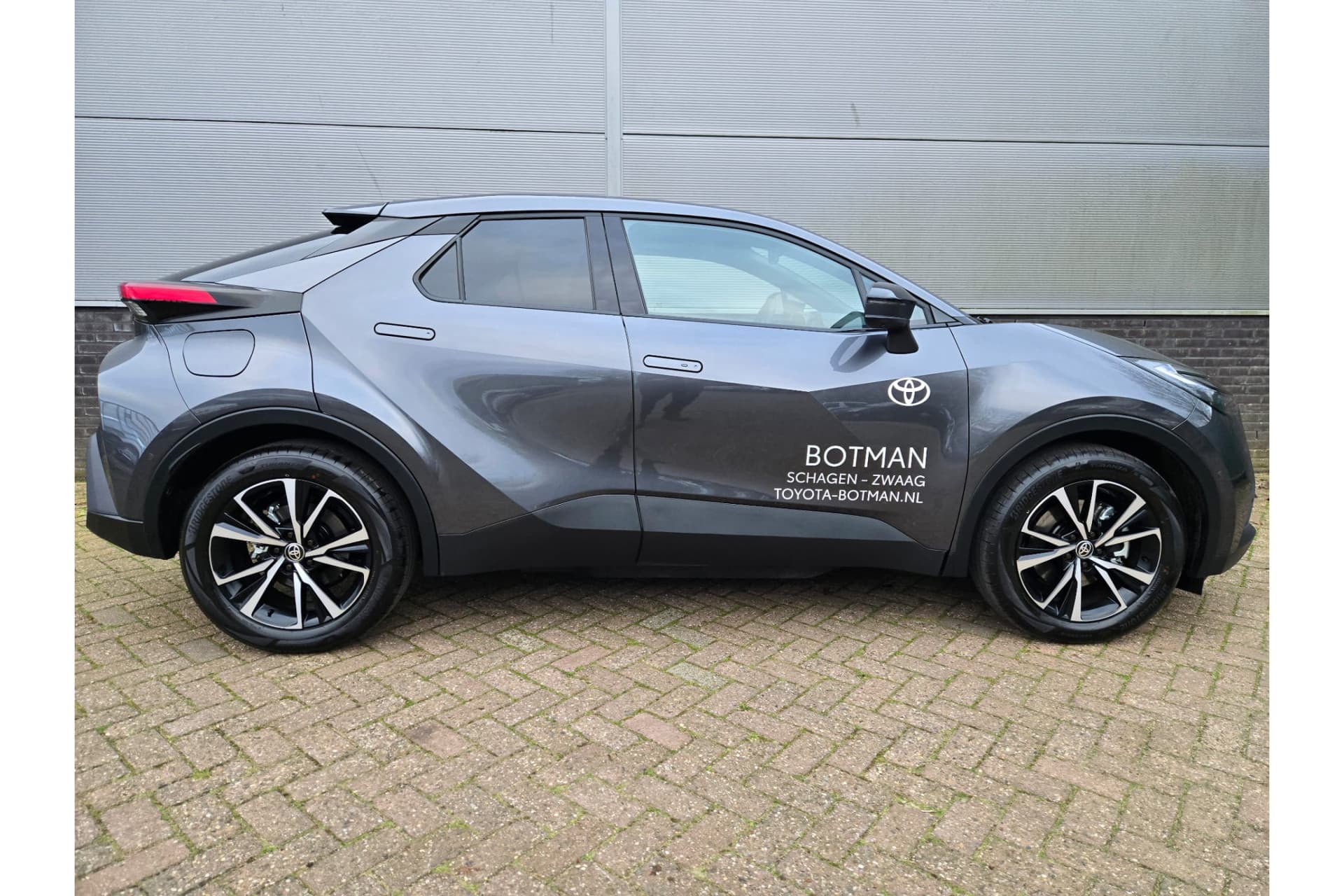 Toyota C-HR 2.0 Plug-In Hybrid 220 First Edition Demonstratie Auto thumbnail 14