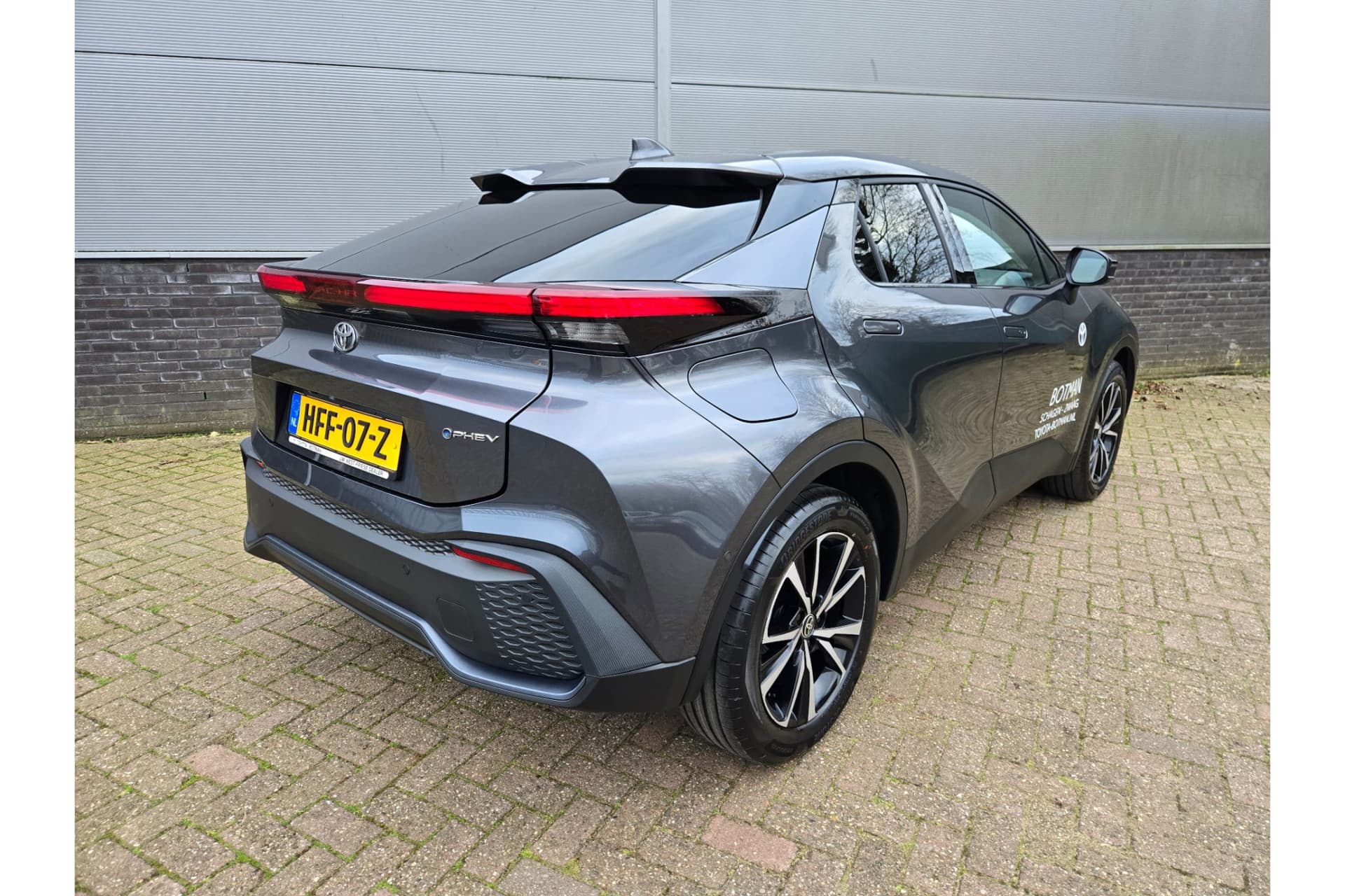 Toyota C-HR 2.0 Plug-In Hybrid 220 First Edition Demonstratie Auto thumbnail 2