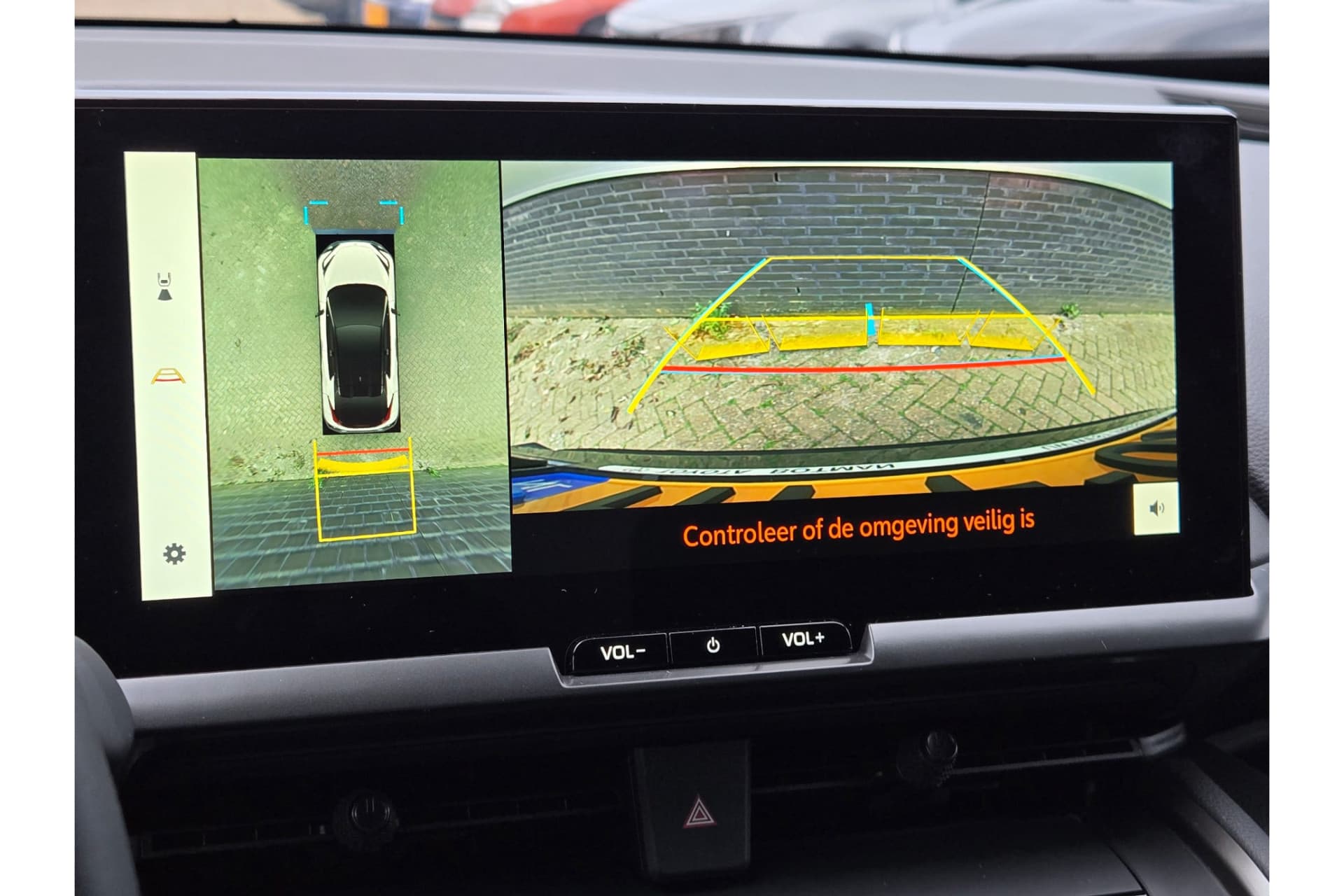 Toyota C-HR 2.0 Plug-In Hybrid 220 First Edition Demonstratie Auto thumbnail 25