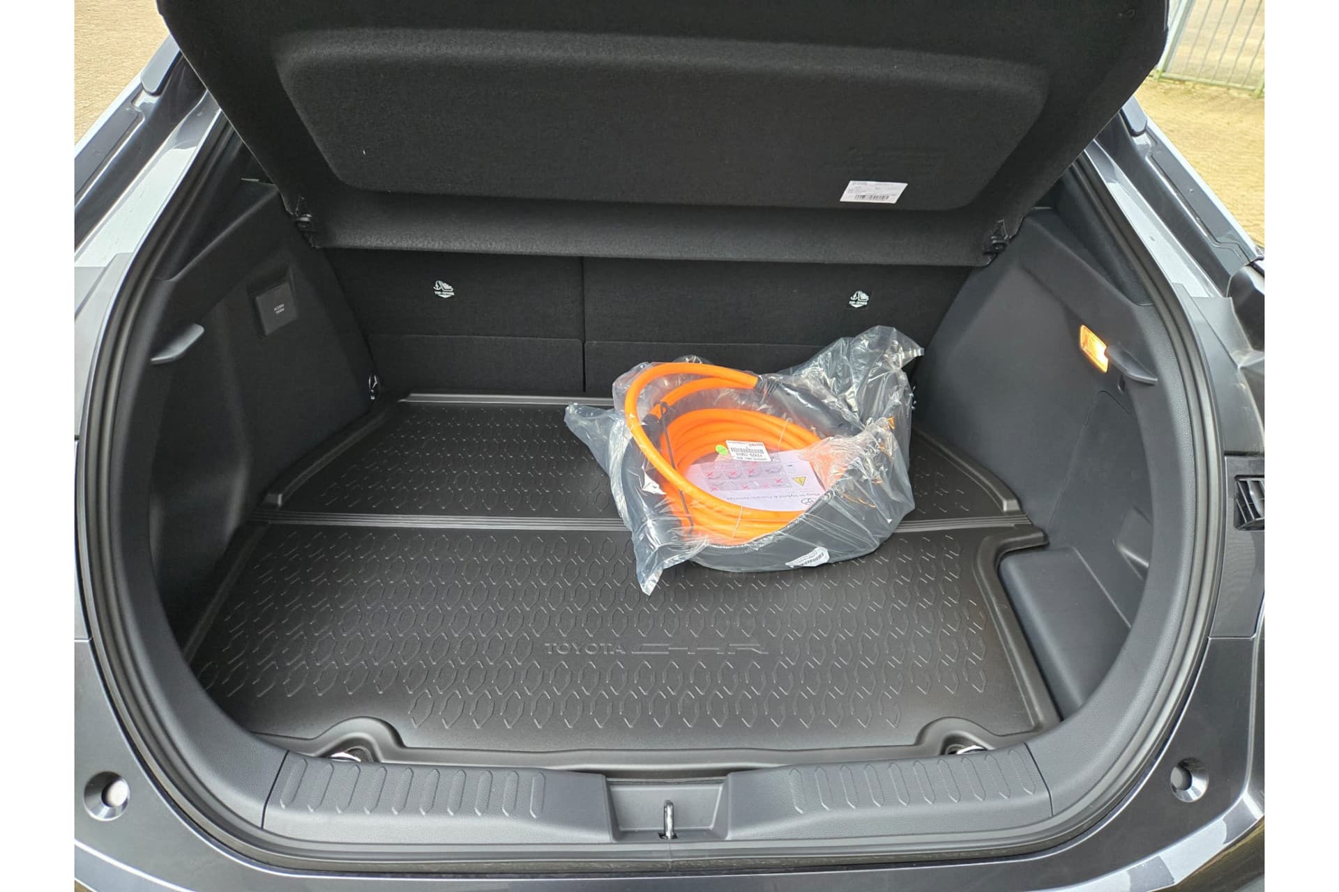 Toyota C-HR 2.0 Plug-In Hybrid 220 First Edition Demonstratie Auto thumbnail 26