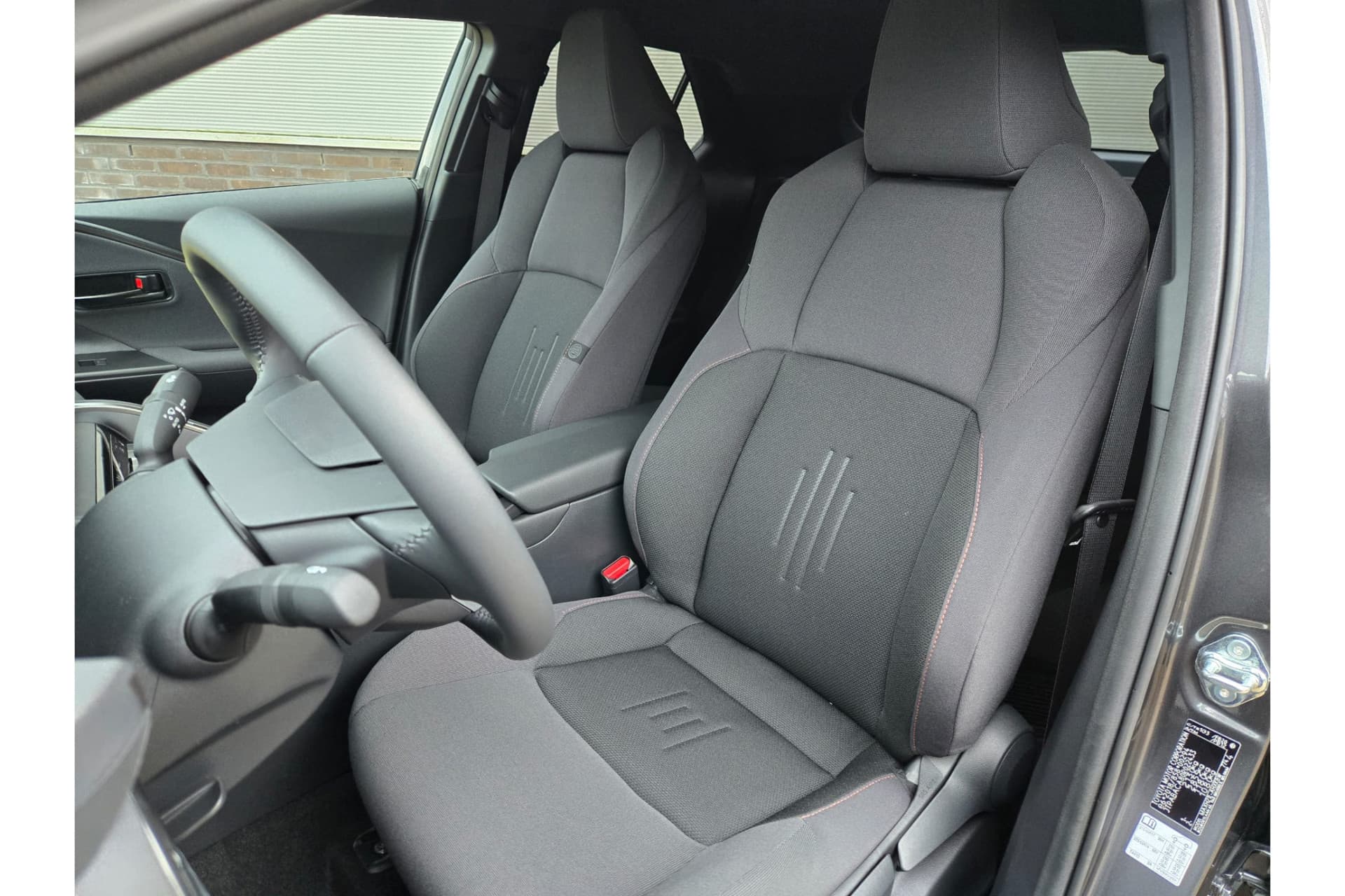 Toyota C-HR 2.0 Plug-In Hybrid 220 First Edition Demonstratie Auto thumbnail 4