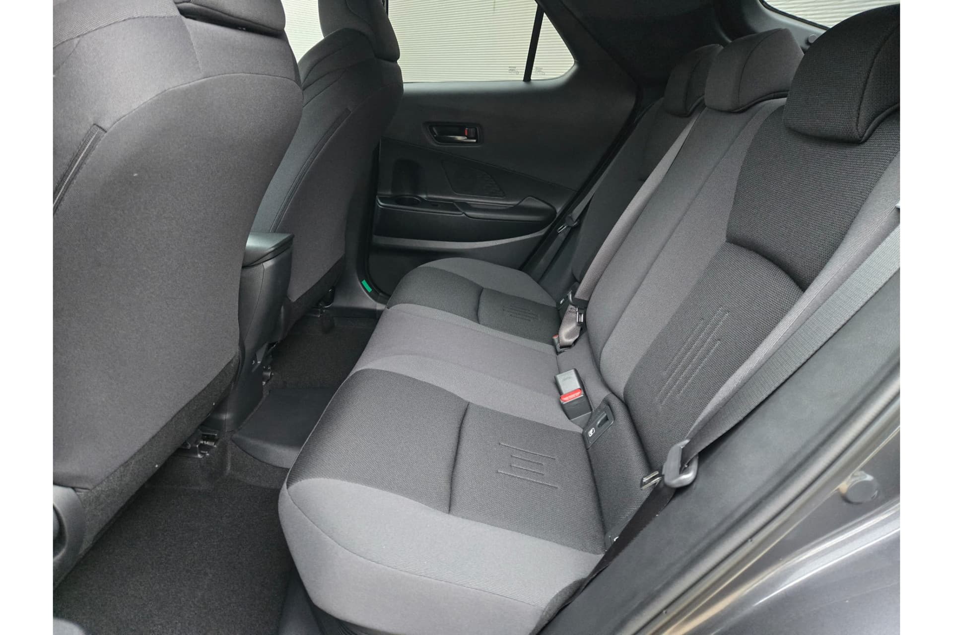 Toyota C-HR 2.0 Plug-In Hybrid 220 First Edition Demonstratie Auto thumbnail 9