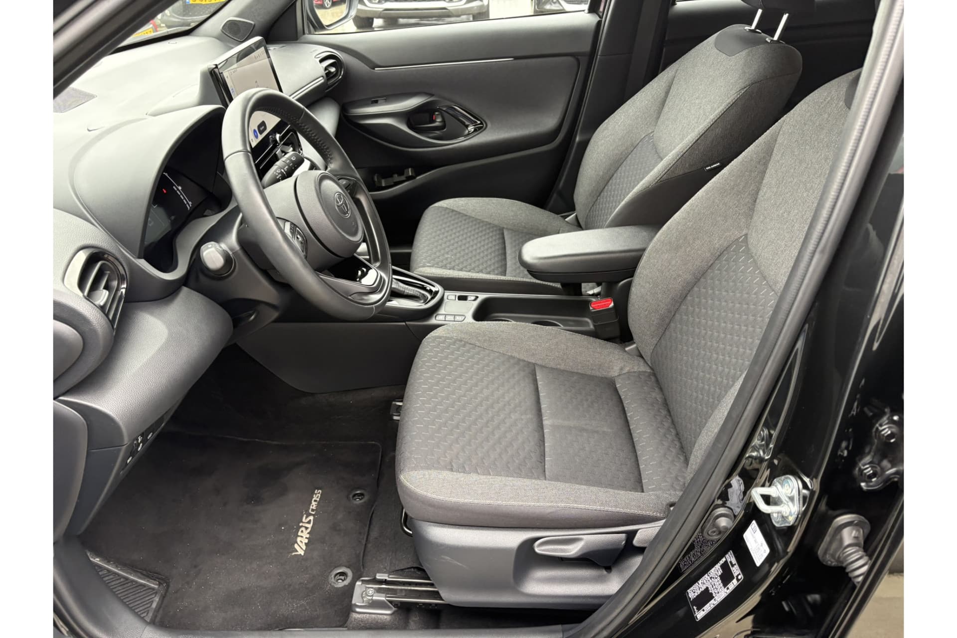 Toyota Yaris Cross 1.5 Hybrid 115 First Edition thumbnail 14