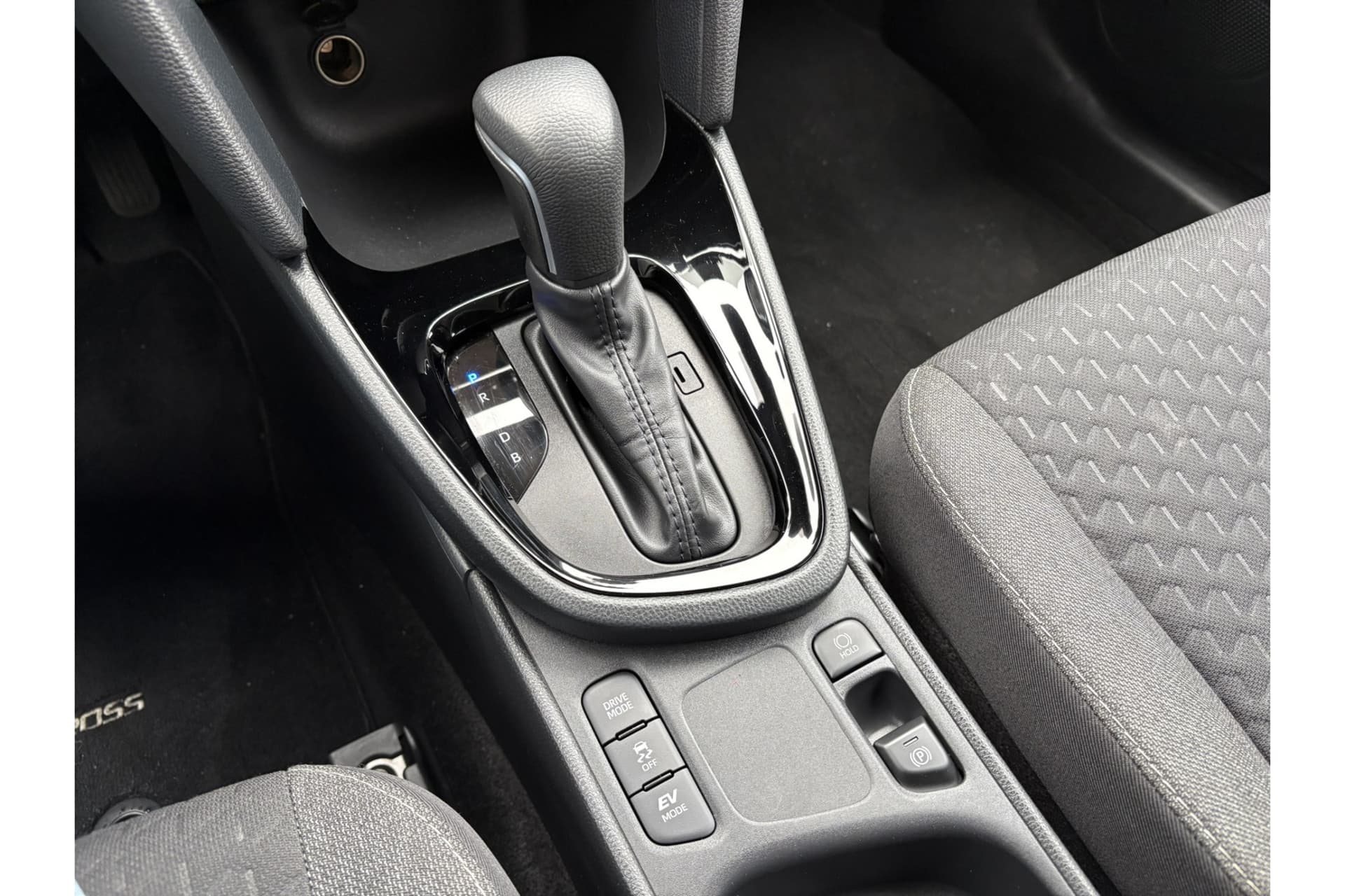 Toyota Yaris Cross 1.5 Hybrid 115 First Edition thumbnail 4