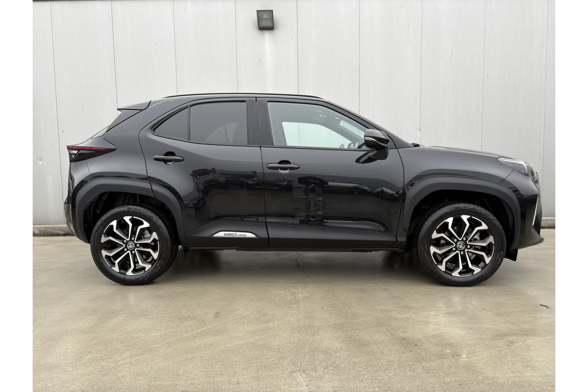 Toyota Yaris Cross 1.5 Hybrid 115 First Edition thumbnail 7