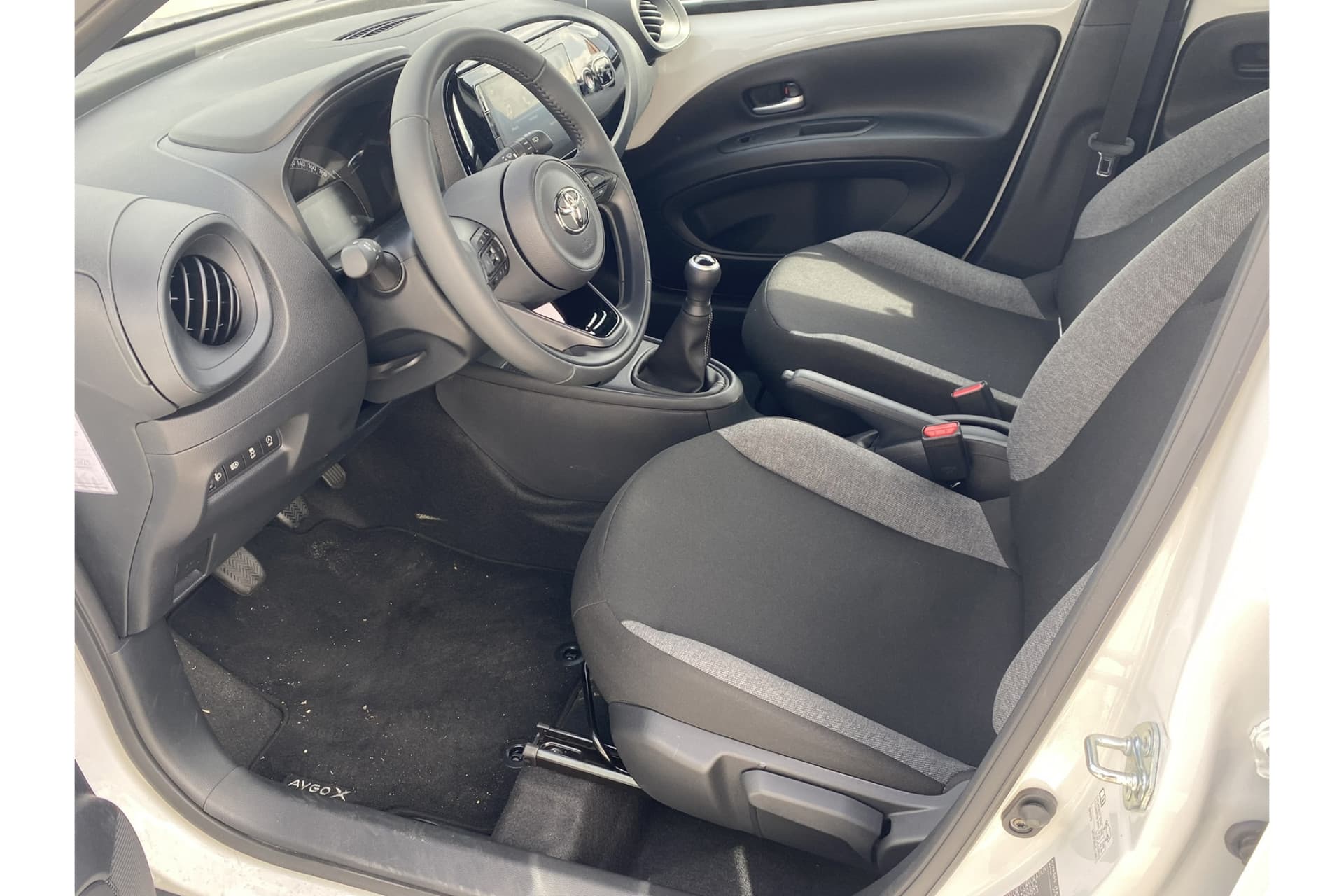 Toyota Aygo X 1.0 Vvt-I Mt Play thumbnail 2