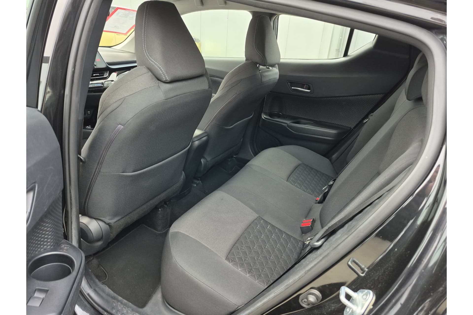 Toyota C-HR 1.2 Turbo Dynamic thumbnail 12