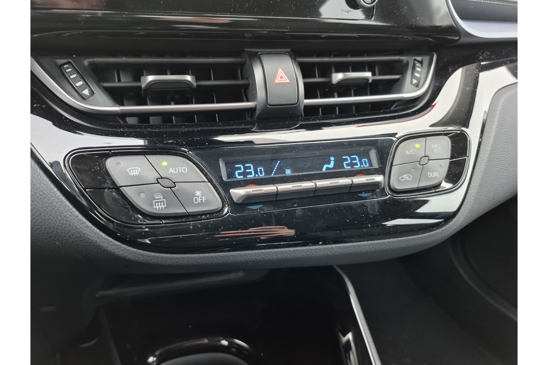 Toyota C-HR 1.2 Turbo Dynamic thumbnail 16