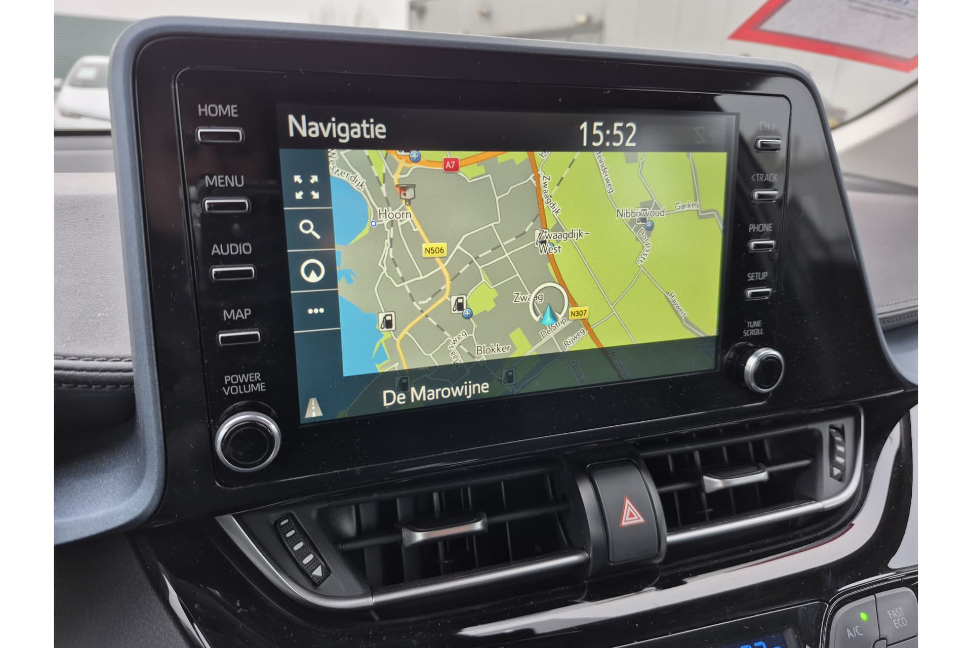 Toyota C-HR 1.2 Turbo Dynamic thumbnail 4