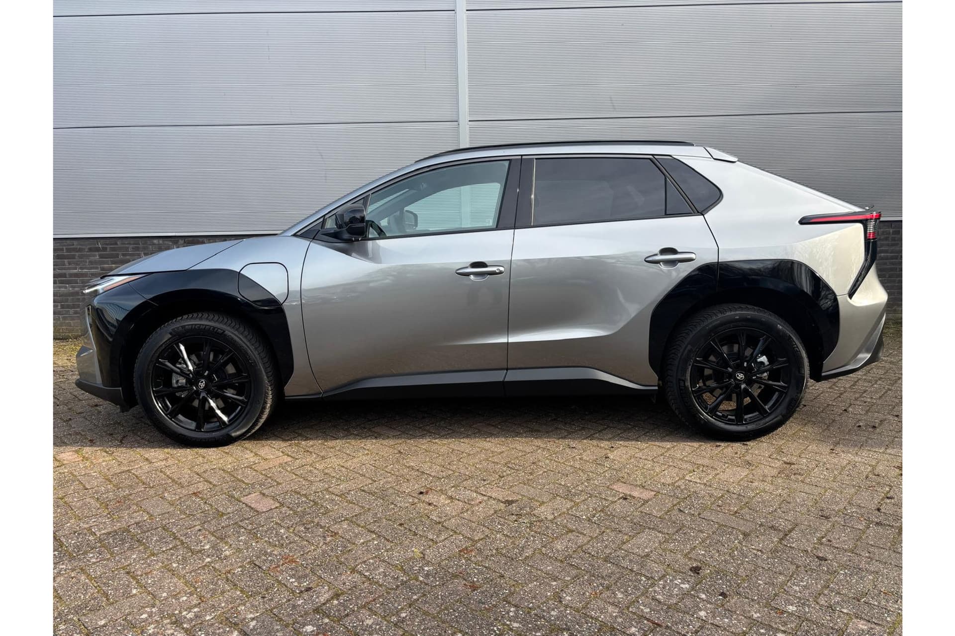 Toyota BZ4X Active Limited Edition 58 Kwh 19 Inch Lm Velgen thumbnail 2