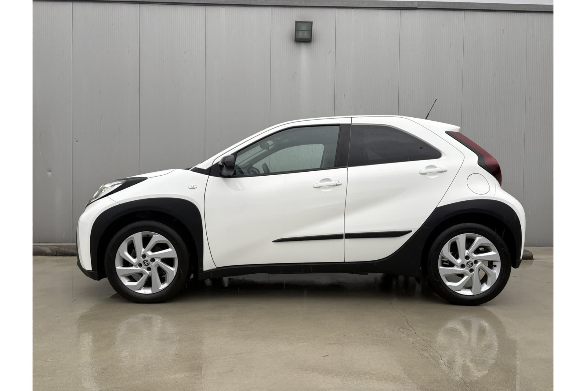 Toyota Aygo X 1.0 Vvt-I Mt First thumbnail 3